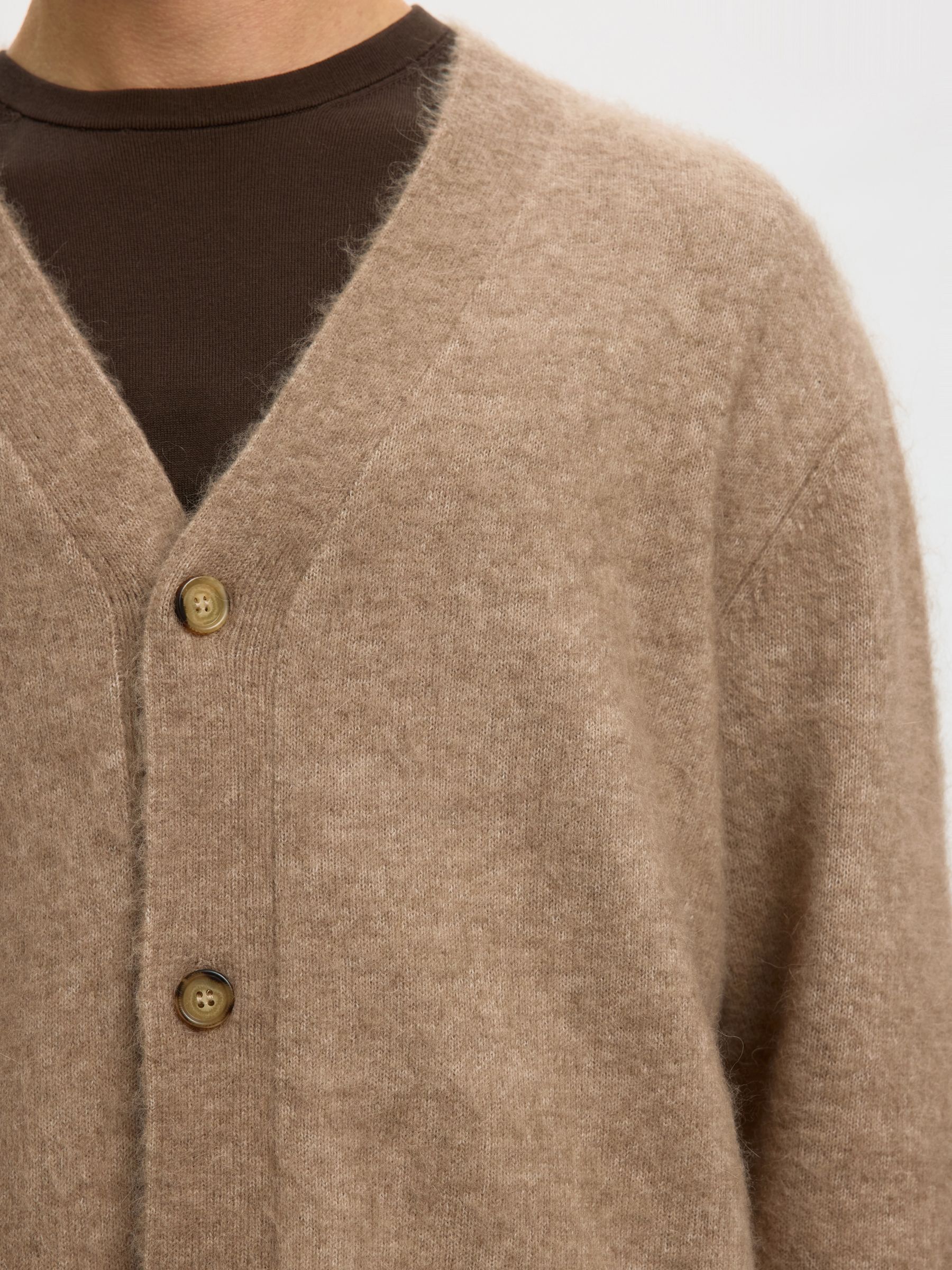 RELAXED FIT STRICKJACKE, Walnut, highres