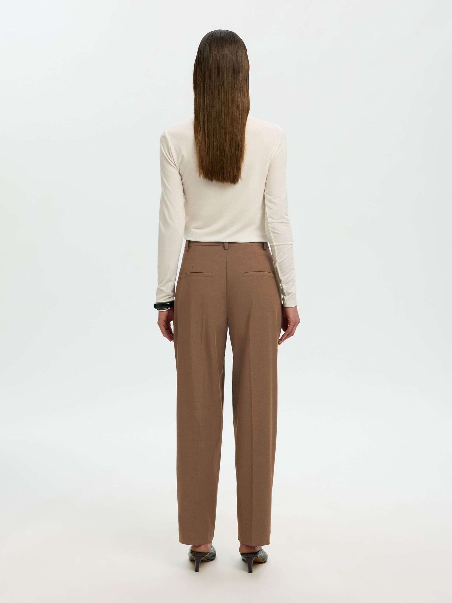 TIRO MEDIO PANTALONES FIT CORTE BARREL, Toffee, highres