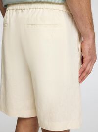100% HØR BERMUDA SHORTS, Egret, highres