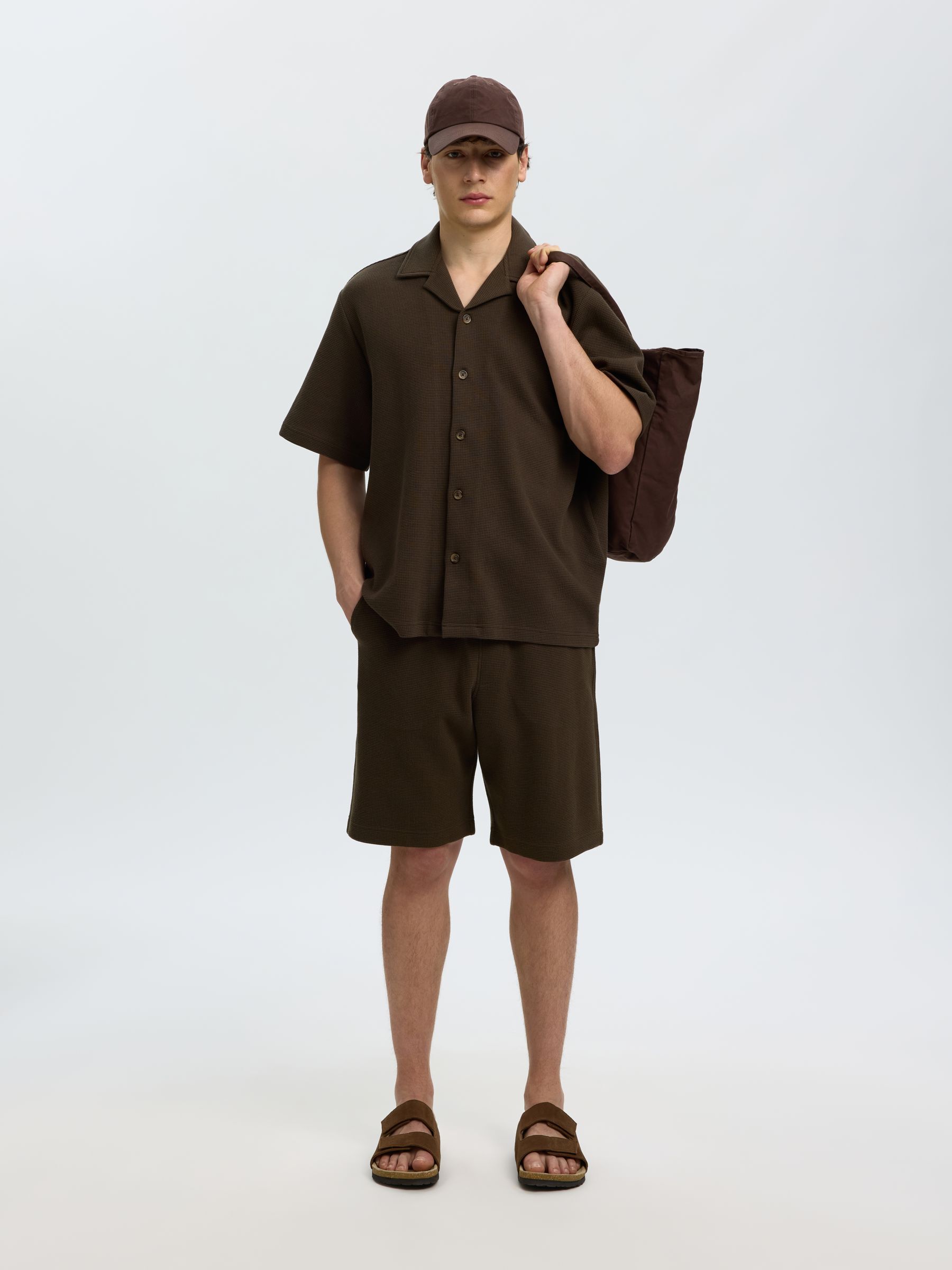 AVSLAPPNAD PASSFORM ÖVERSKJORTA, Turkish Coffee, highres