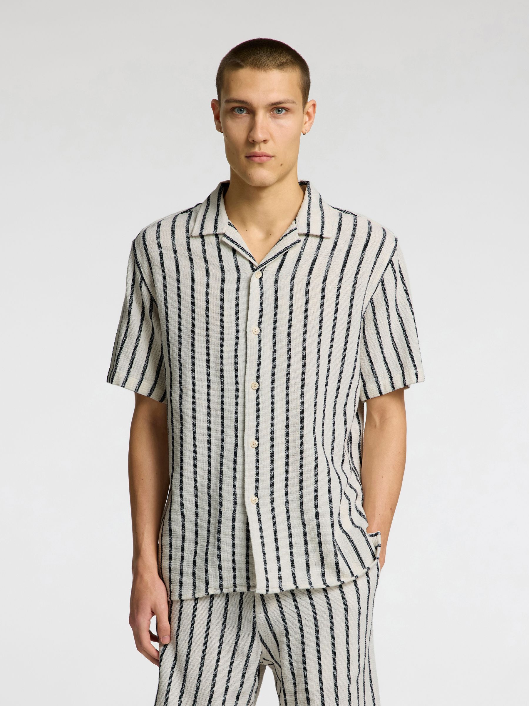 BOMULD KORTÆRMET SKJORTE, Egret, highres