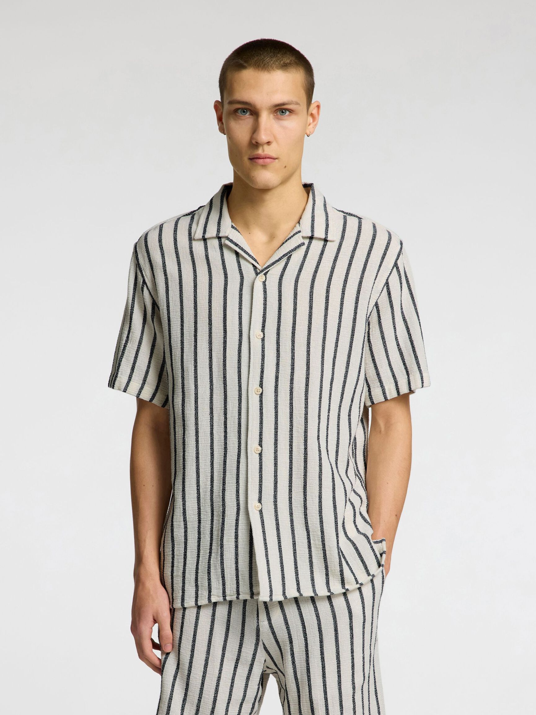 BOMULD KORTÆRMET SKJORTE, Egret, highres