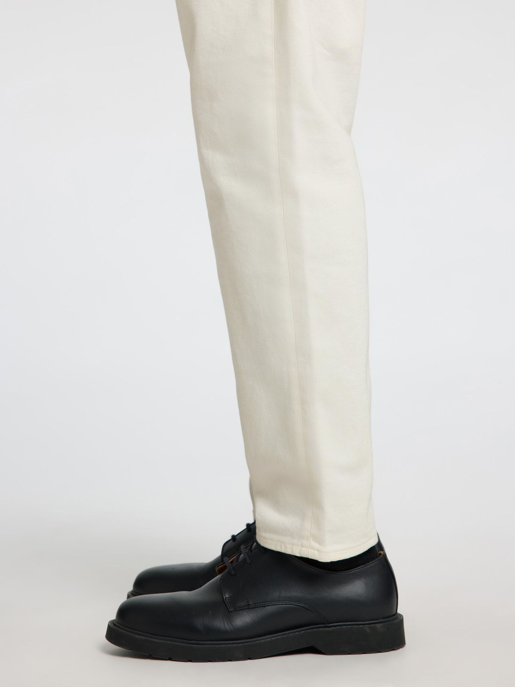190 REGULAR TAPERED FIT JEANS, Egret, highres