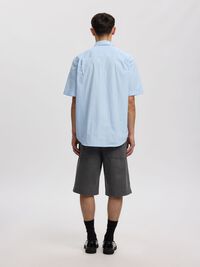 STRIBET KORTÆRMET SKJORTE, Cashmere Blue, highres