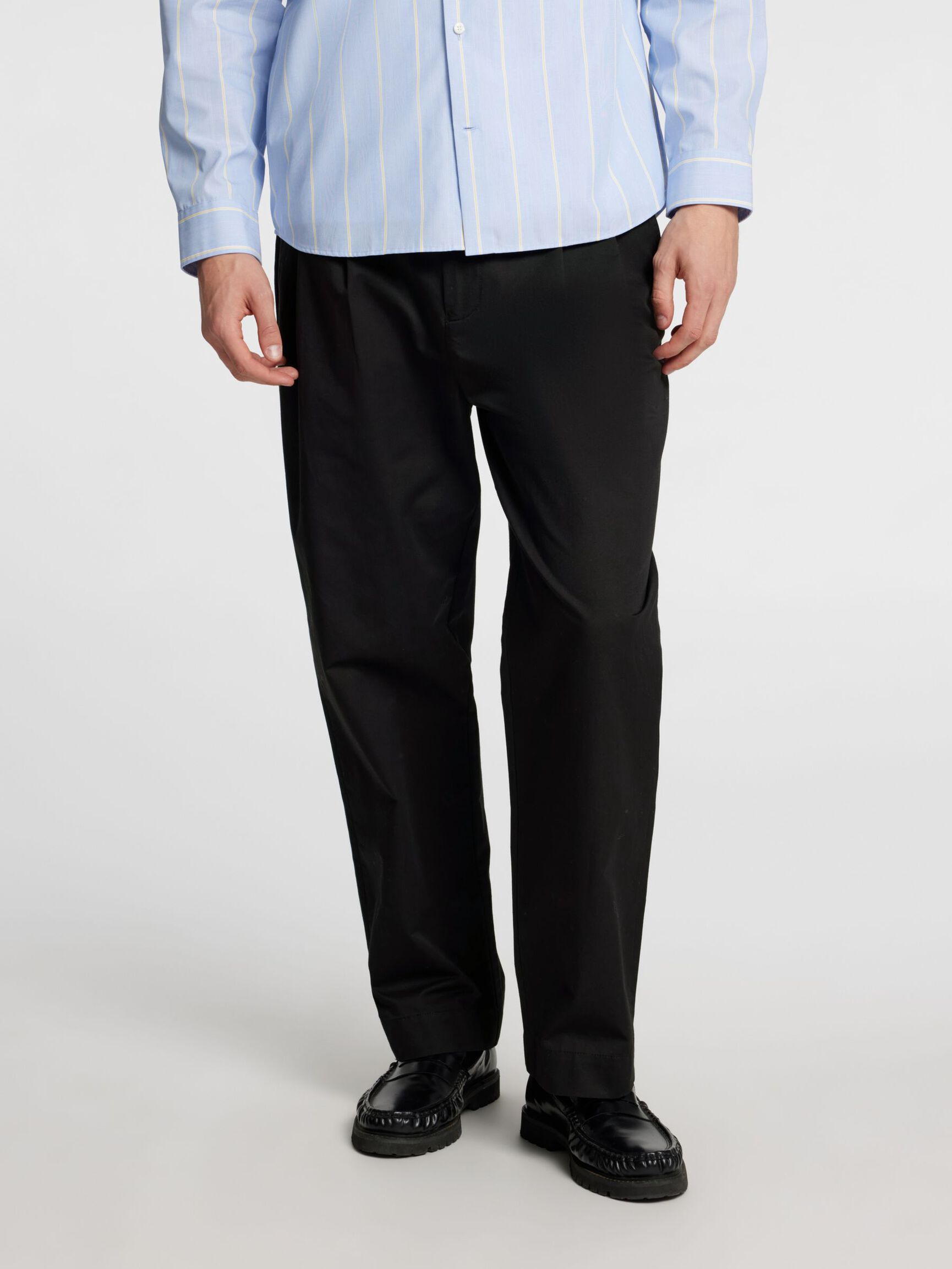 PLEATED LOOSE-FIT TROUSERS, Black, highres