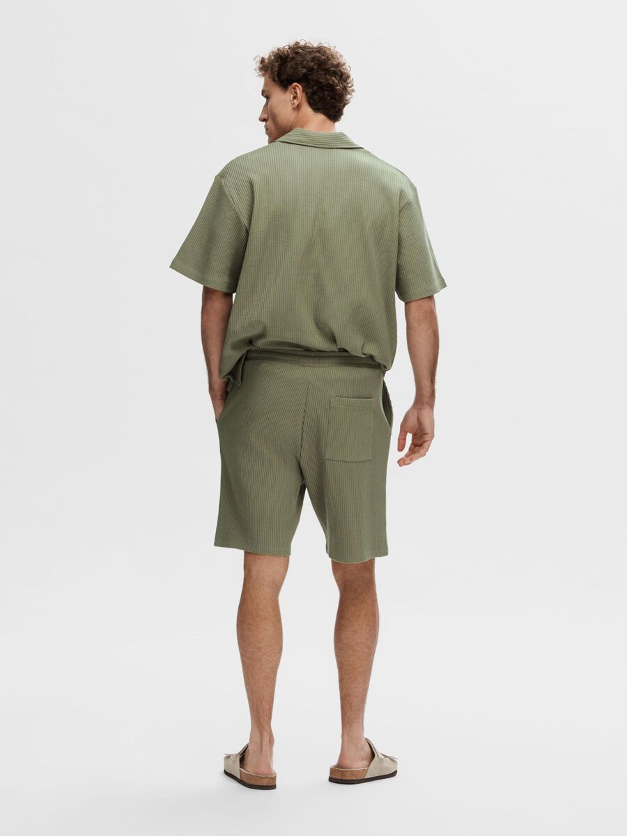 Selected GAUFRÉE SHORT, Vetiver, highres - 16094897_Vetiver_004.jpg