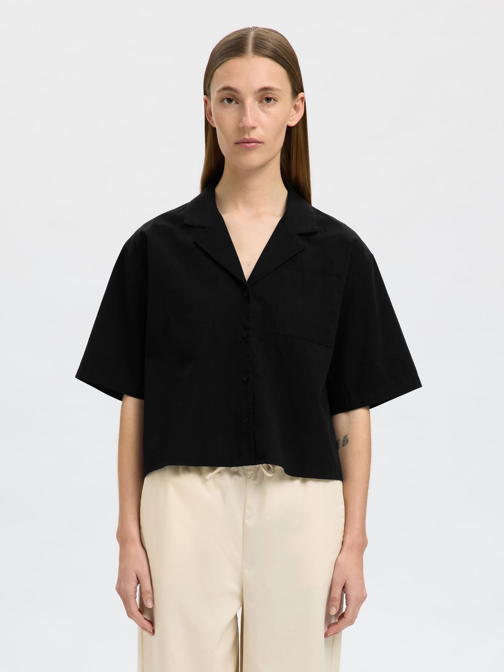 SHORT SLEEVED CROPPED SHIRT, Black, highres
