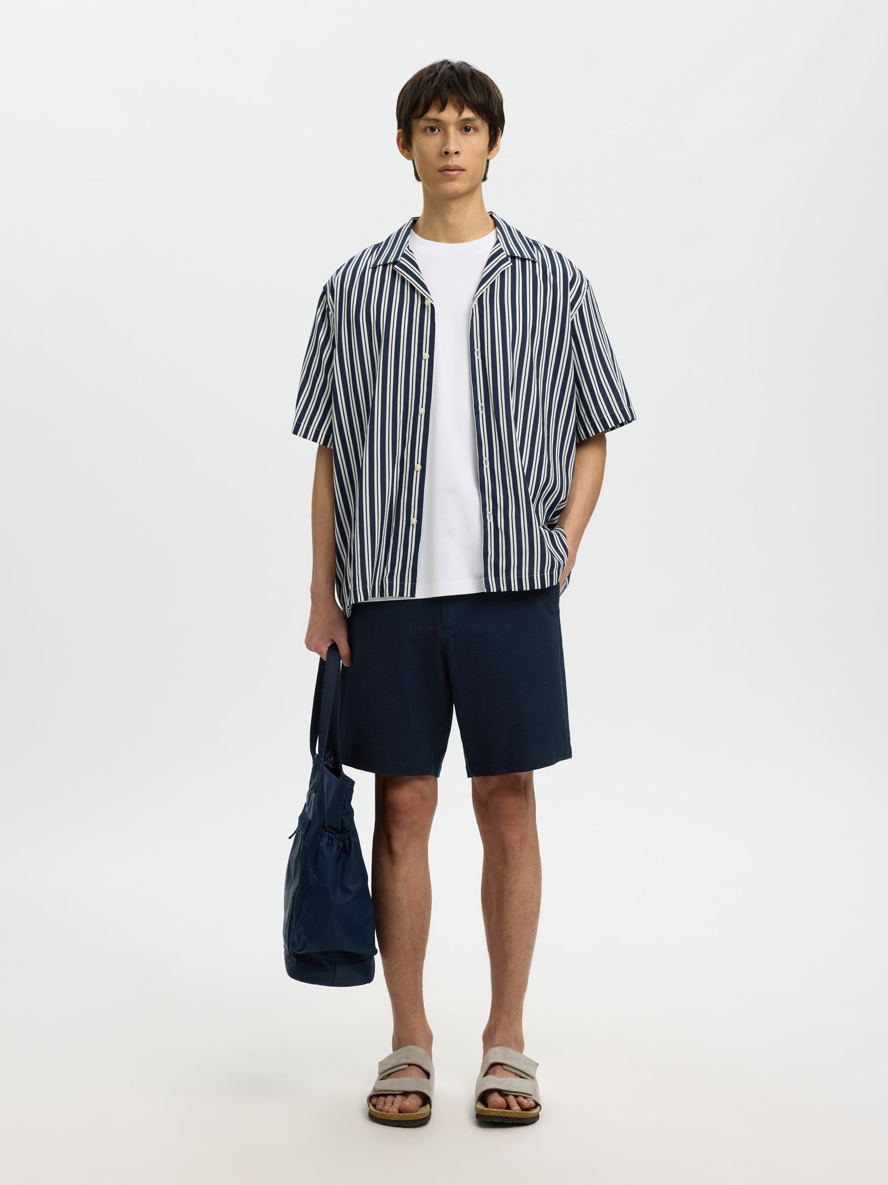 SEERSUCKER SHORTS, Sky Captain, highres