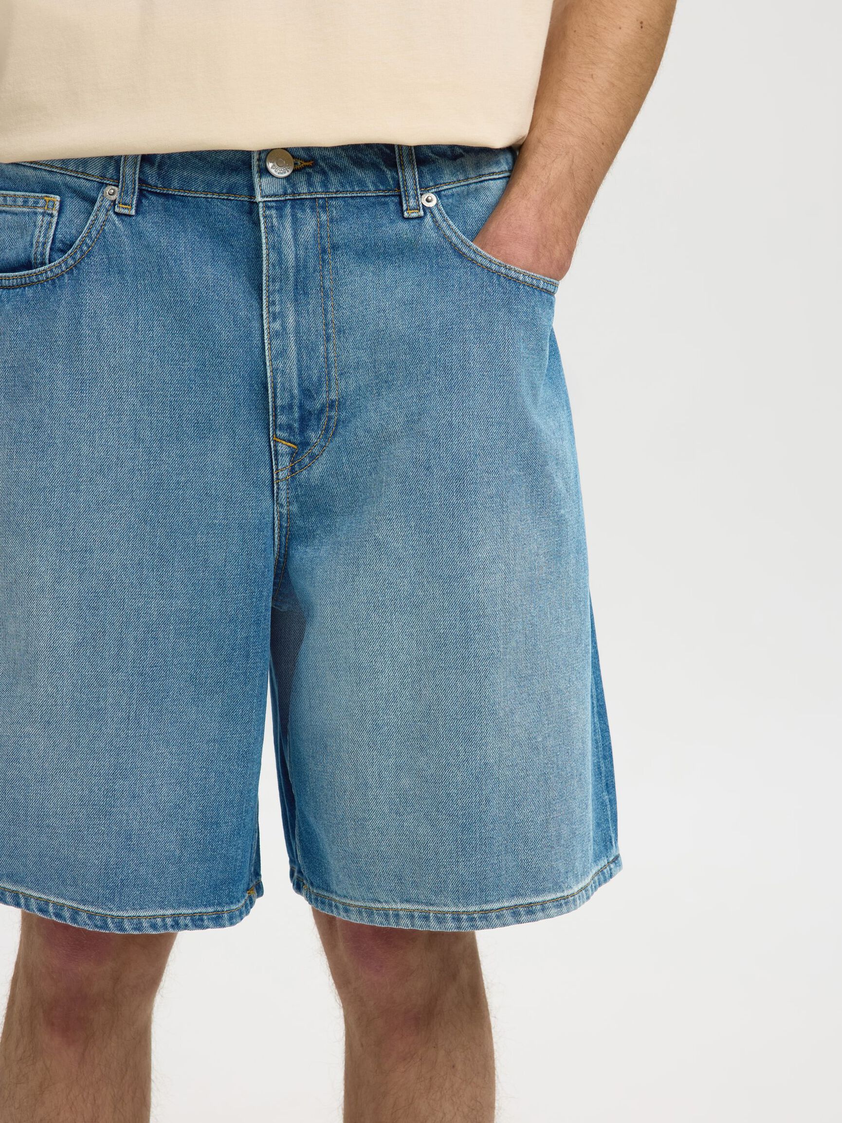 LOOSE FIT DENIM SHORTS, Medium Blue Denim, highres