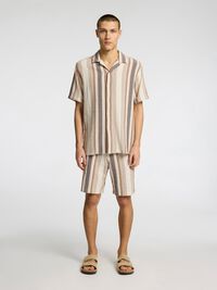 TEJIDO DE ALGODÓN CAMISA DE MANGA CORTA, Egret, highres