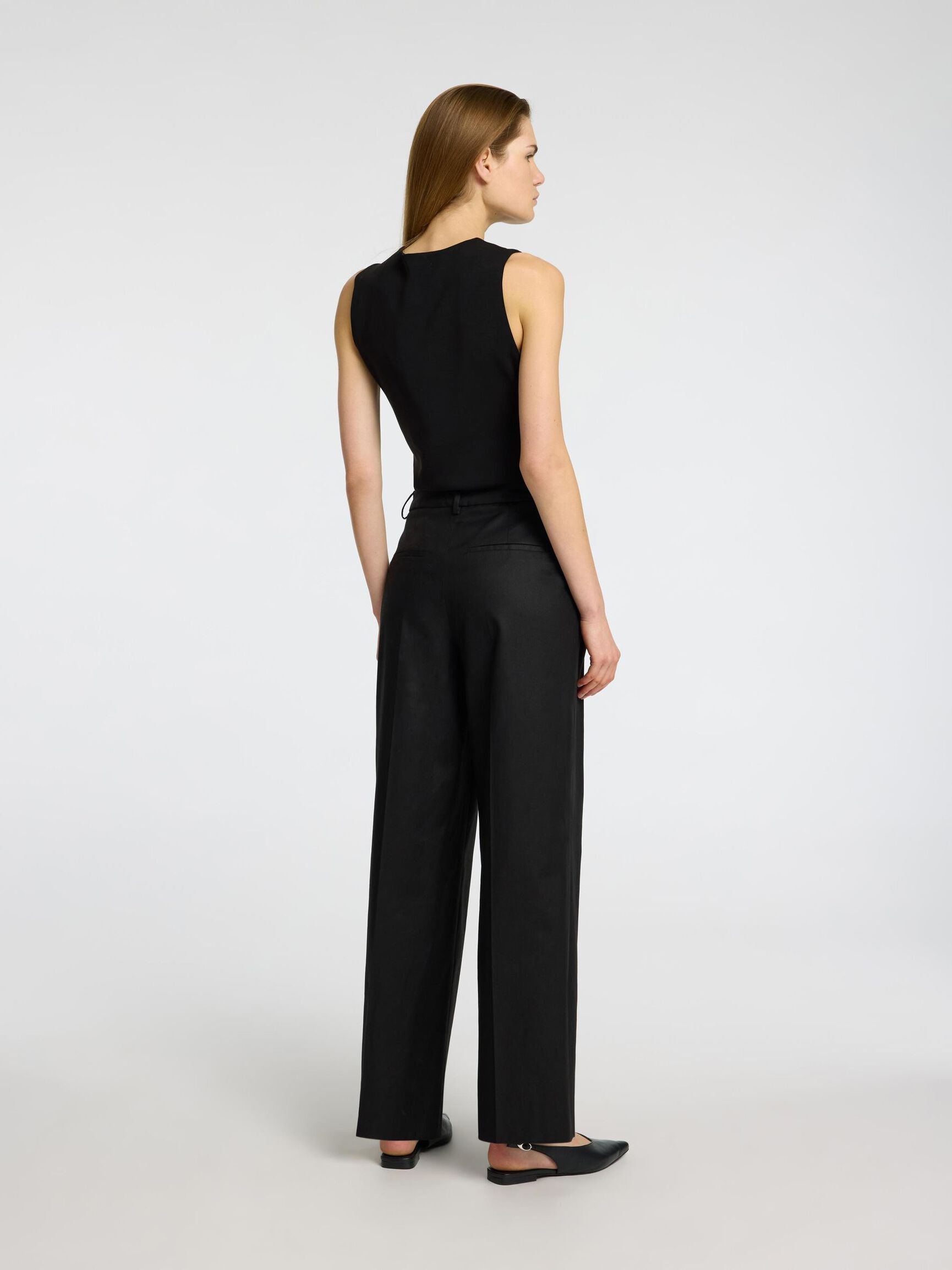 ÄRMLÖS V-RINGAD TOPP, Black, highres