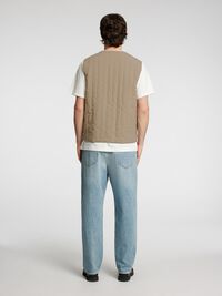 LET QUILTET VEST, Greige, highres