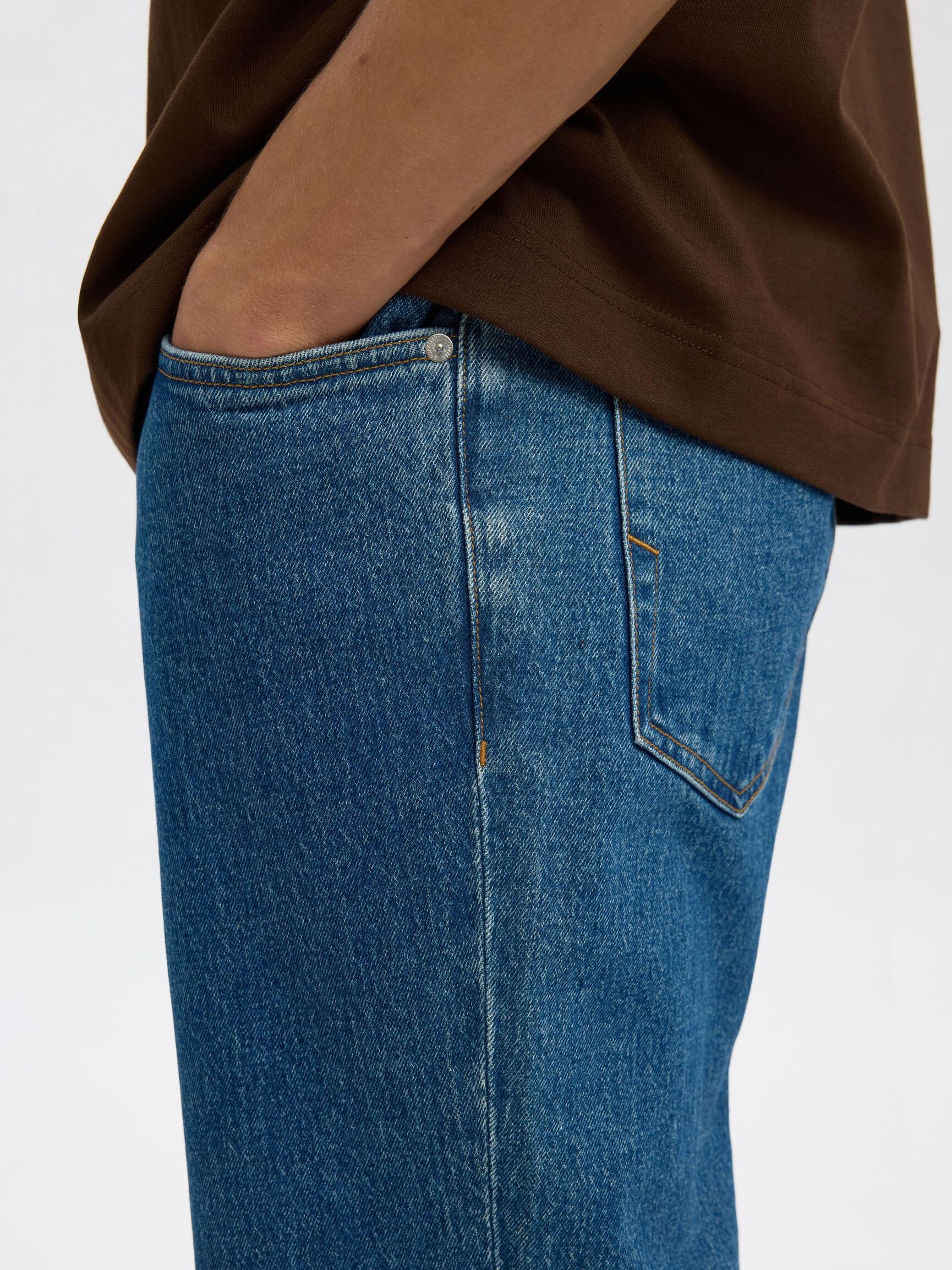 190 JEAN COUPE FUSELÉE, Medium Blue Denim, highres