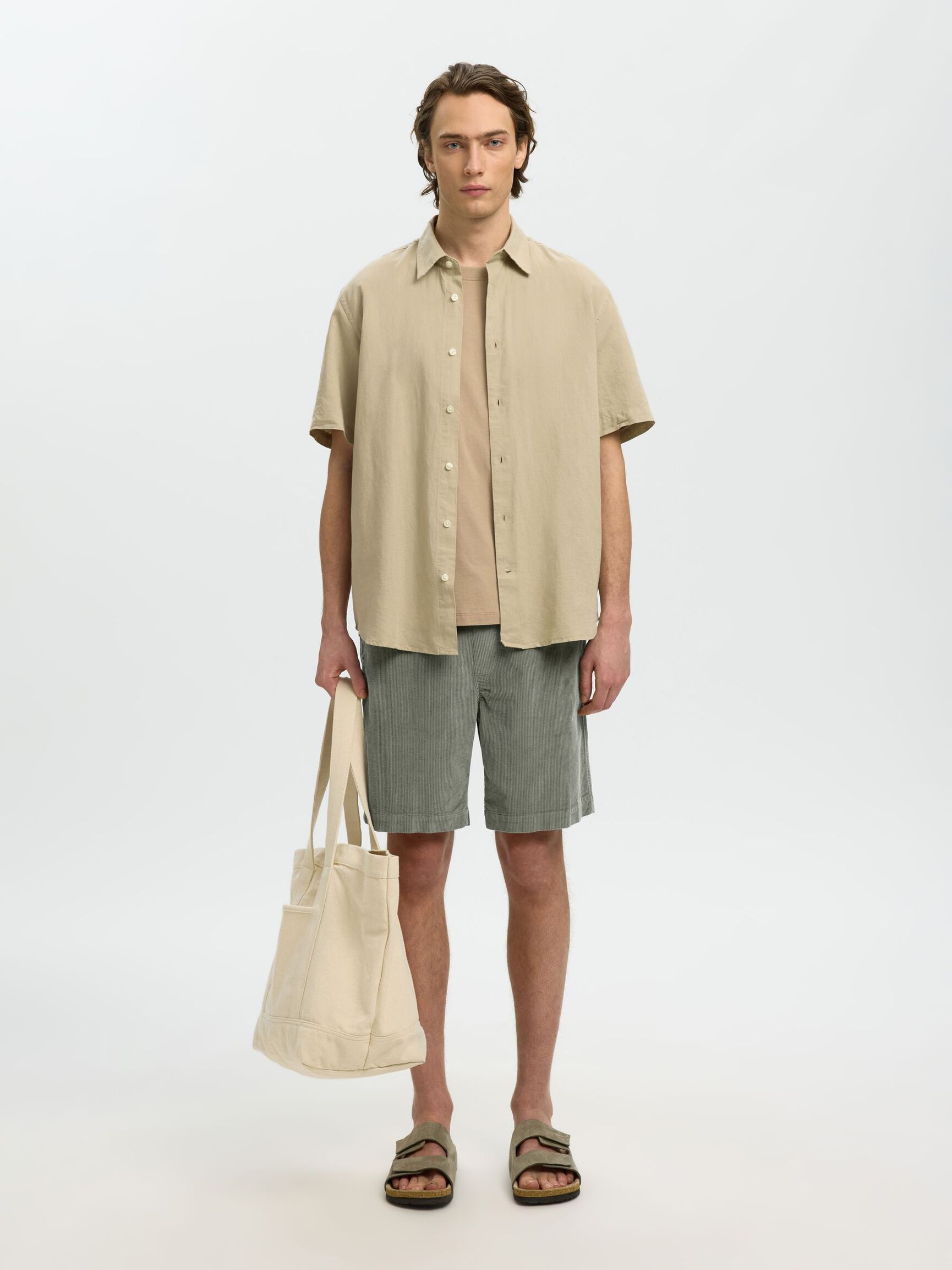 DE CORDUROY, CORTE REGULAR SHORTS, Vetiver, highres