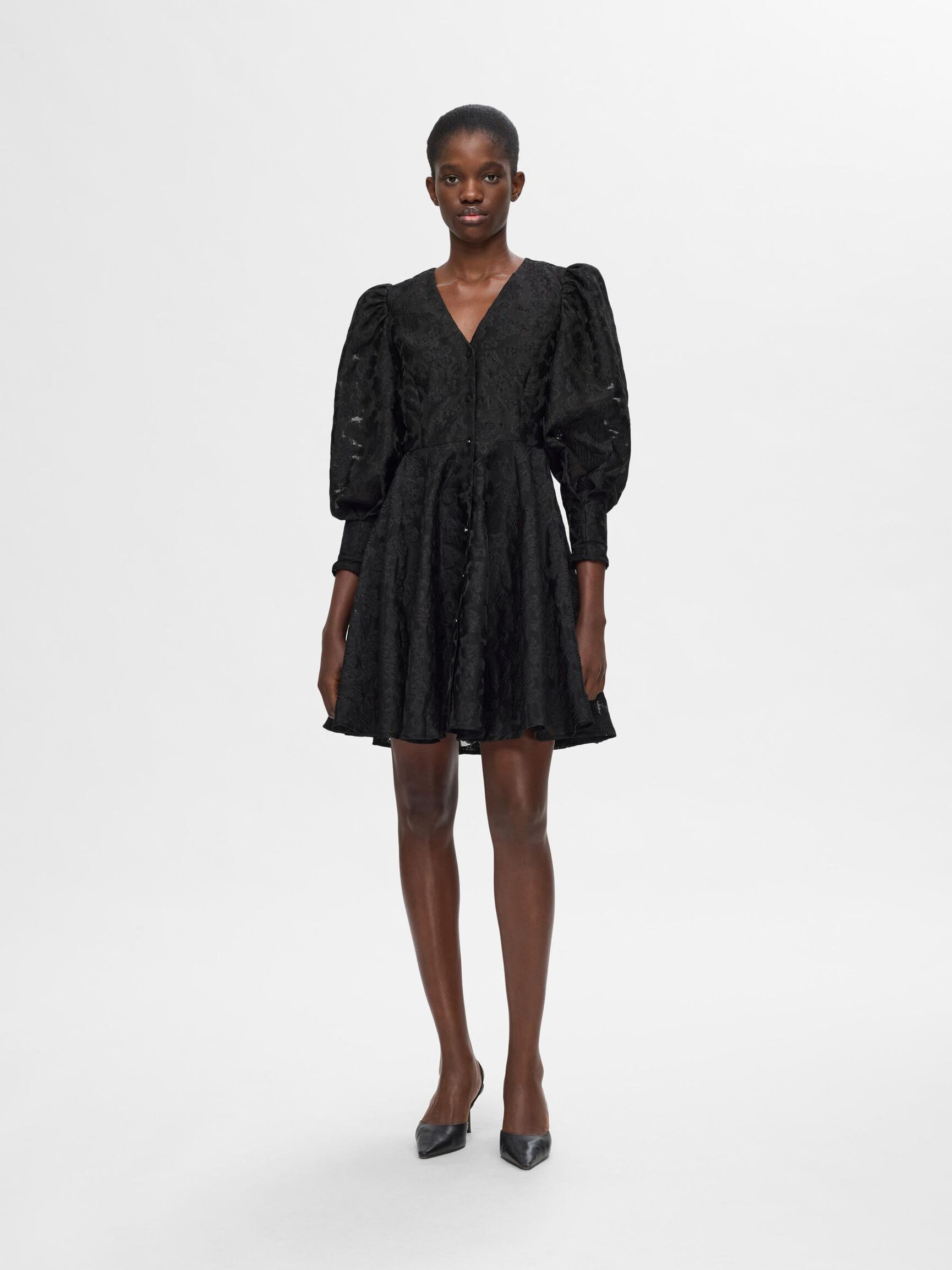 BLOMSTRETE KJOLE MED PUFFERMER, Black, highres