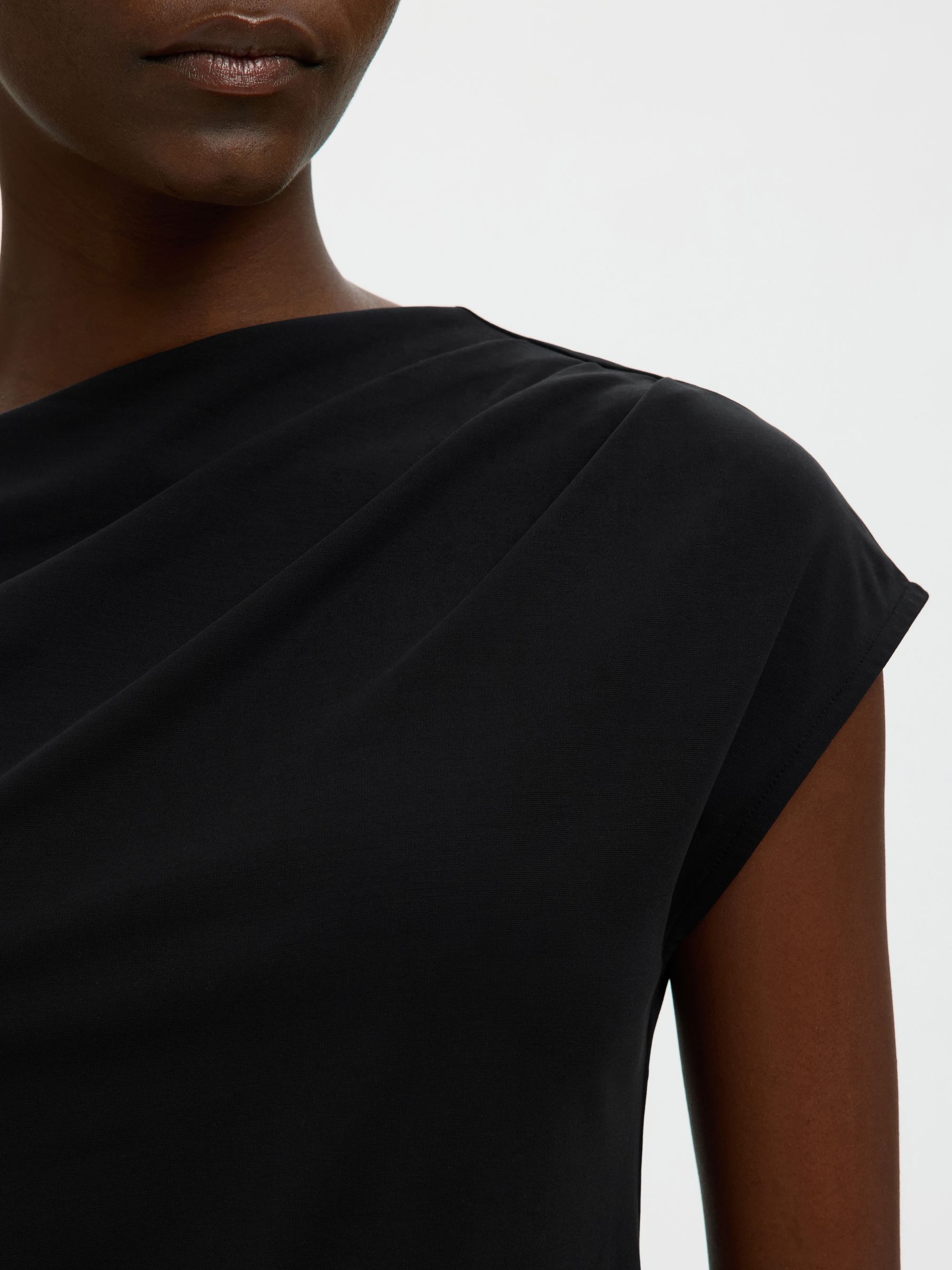 ASYMMETRISCH TOP MET KORTE MOUWEN, Black, highres