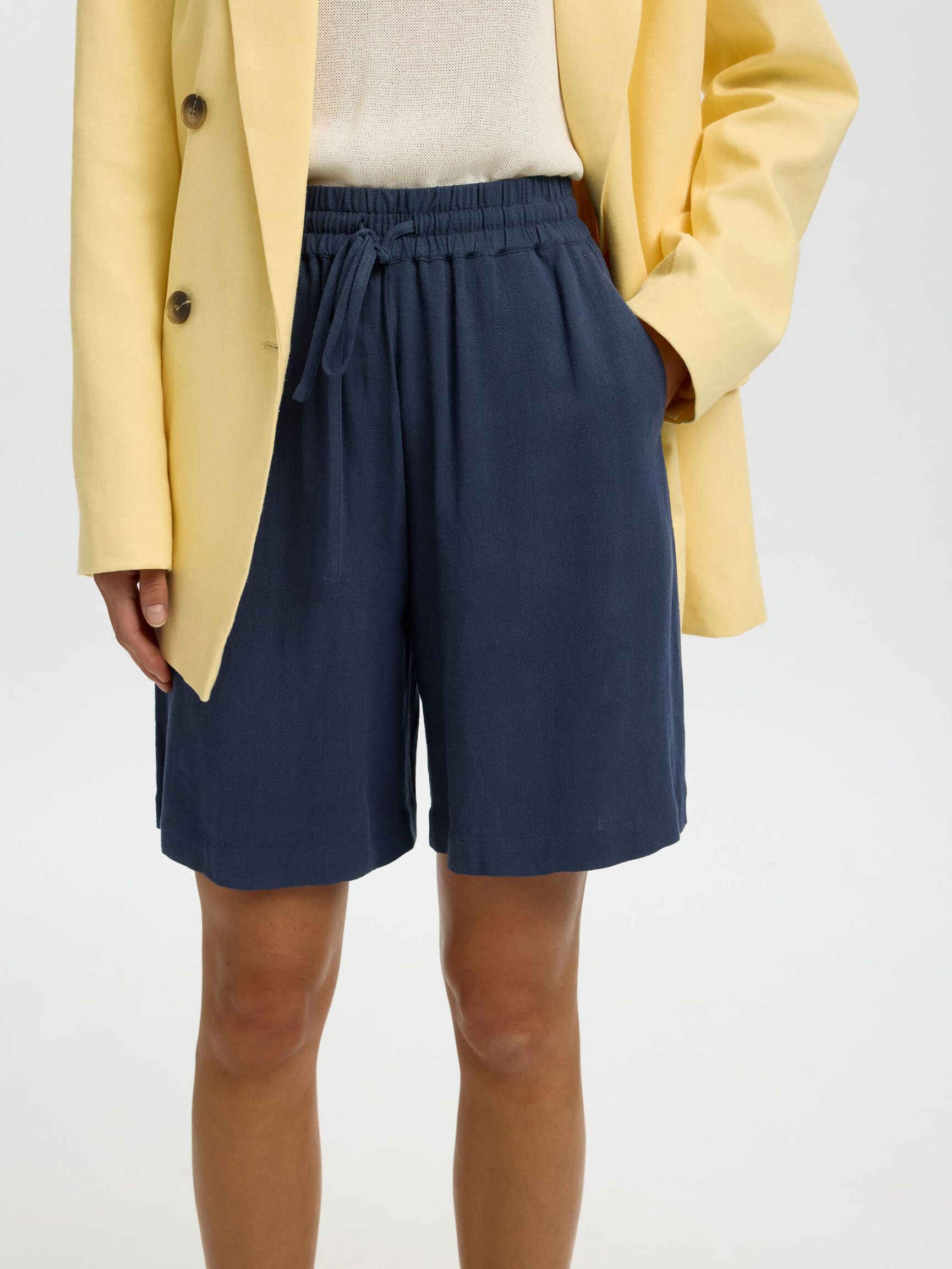 VISCOSE BLEND SHORTS, Dark Sapphire, highres