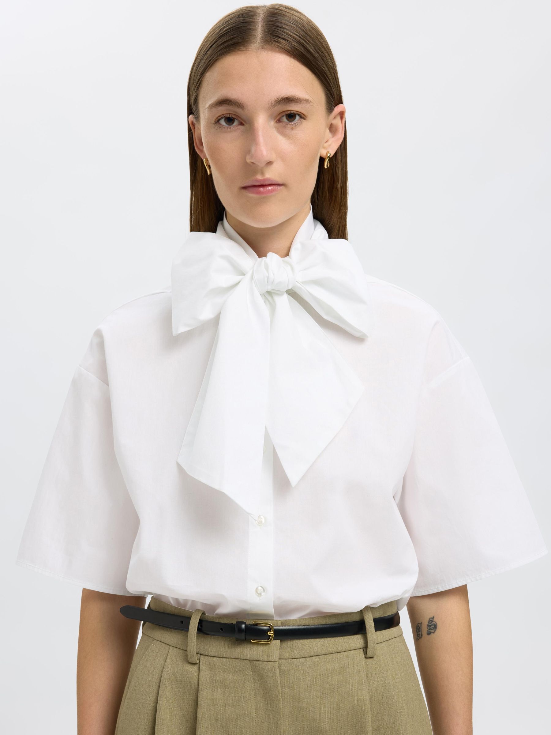 COTTON BOW SHORT SLEEVED SHIRT | White | Selected