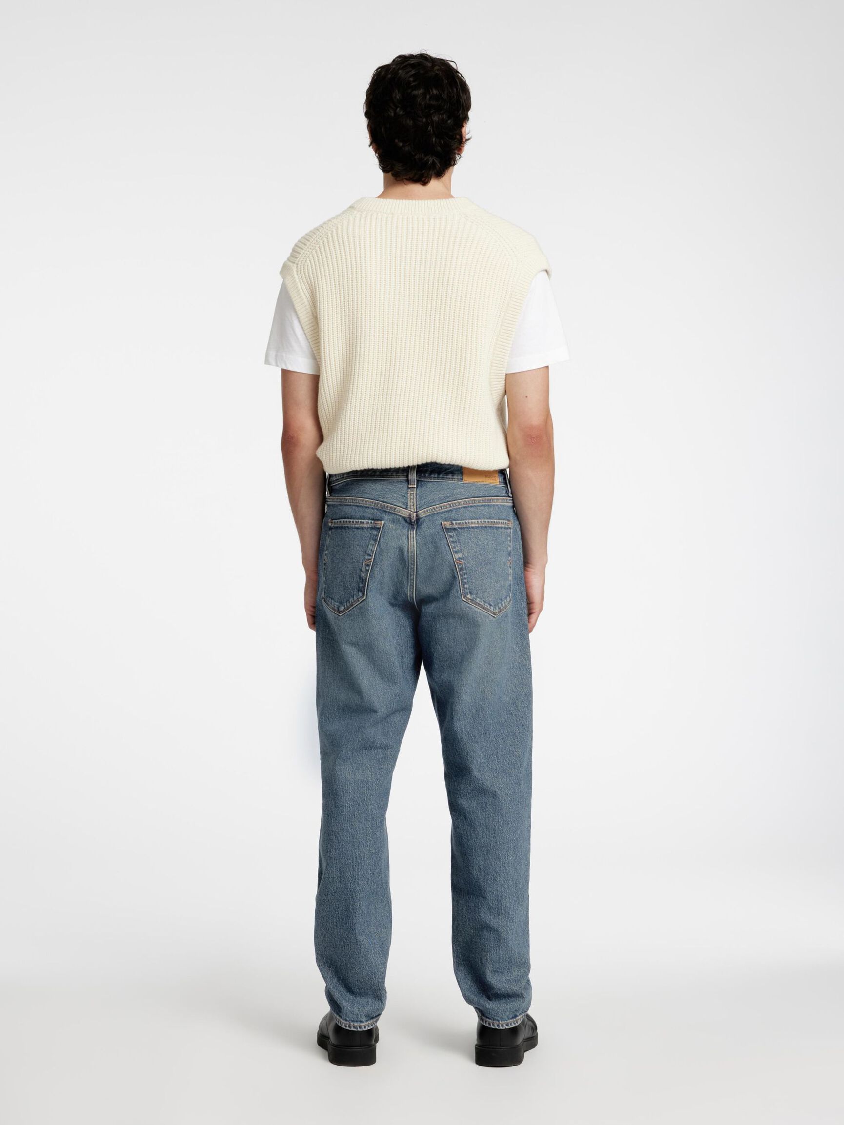 LIGHT WASH REGULAR TAPERED FIT JEANS, Blue Denim, highres