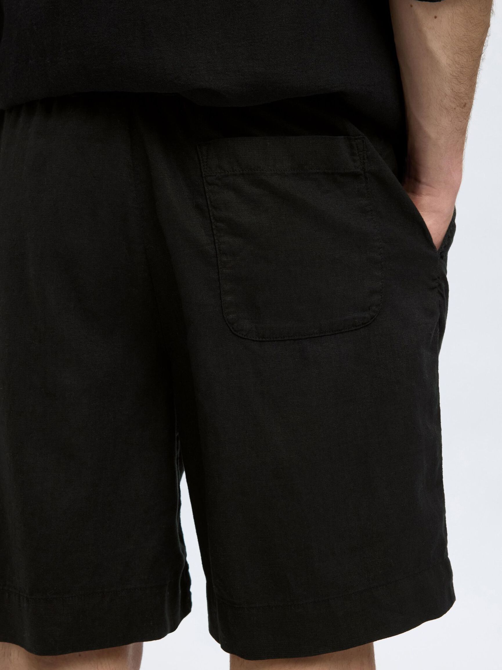 LOOSE FIT LINEN-BLEND SHORTS, Black, highres