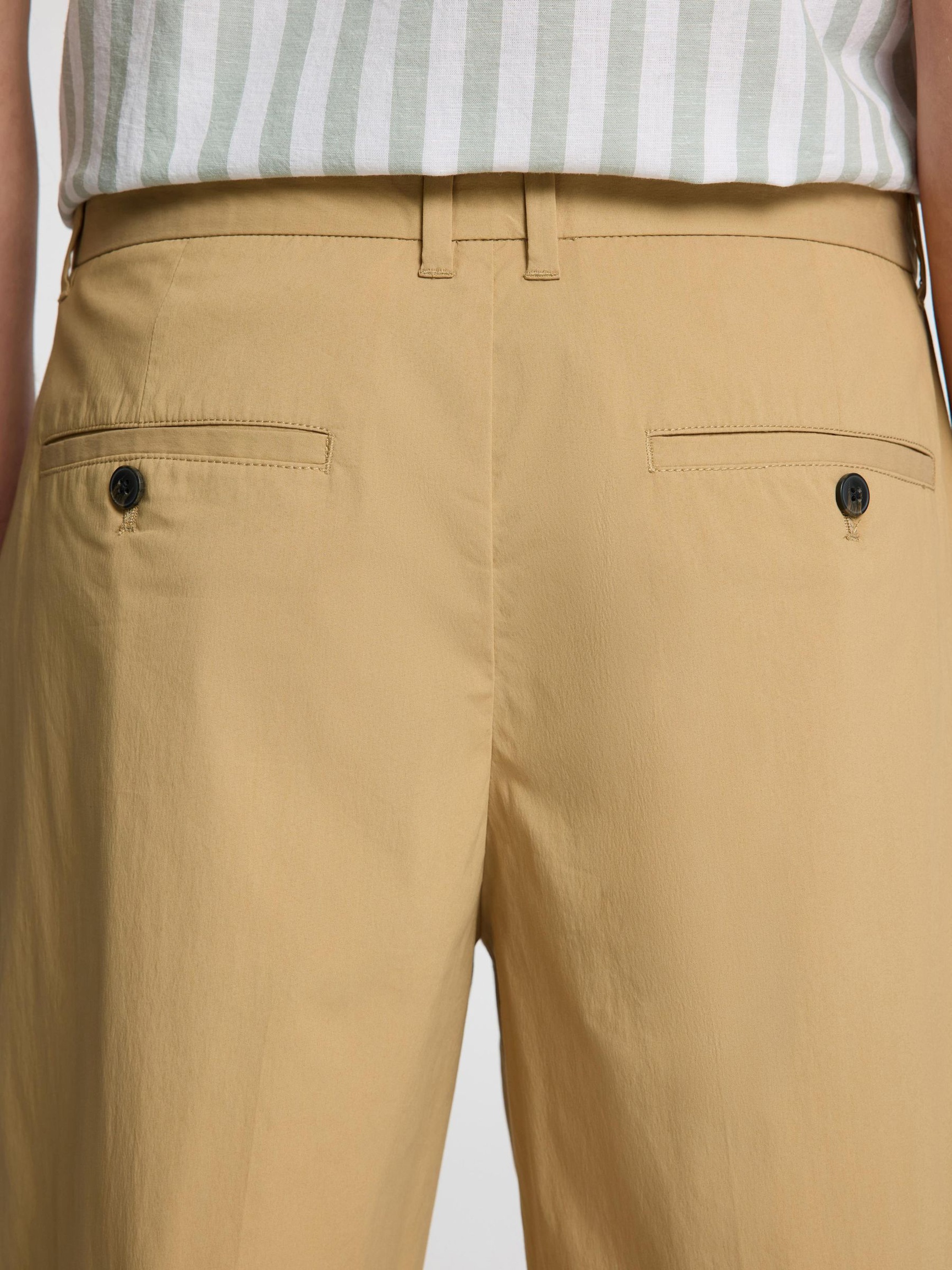 NORMAL PASSFORM CHINOSHORTS, Kelp, highres