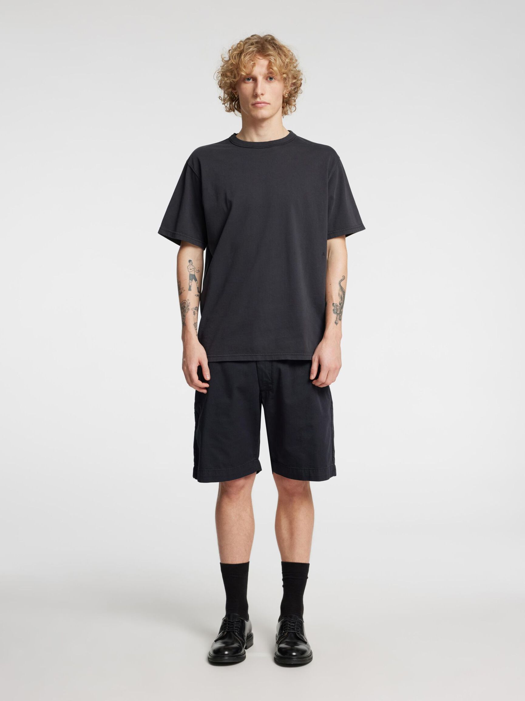 LOOSE FIT CHINO SHORTS, Phantom, highres