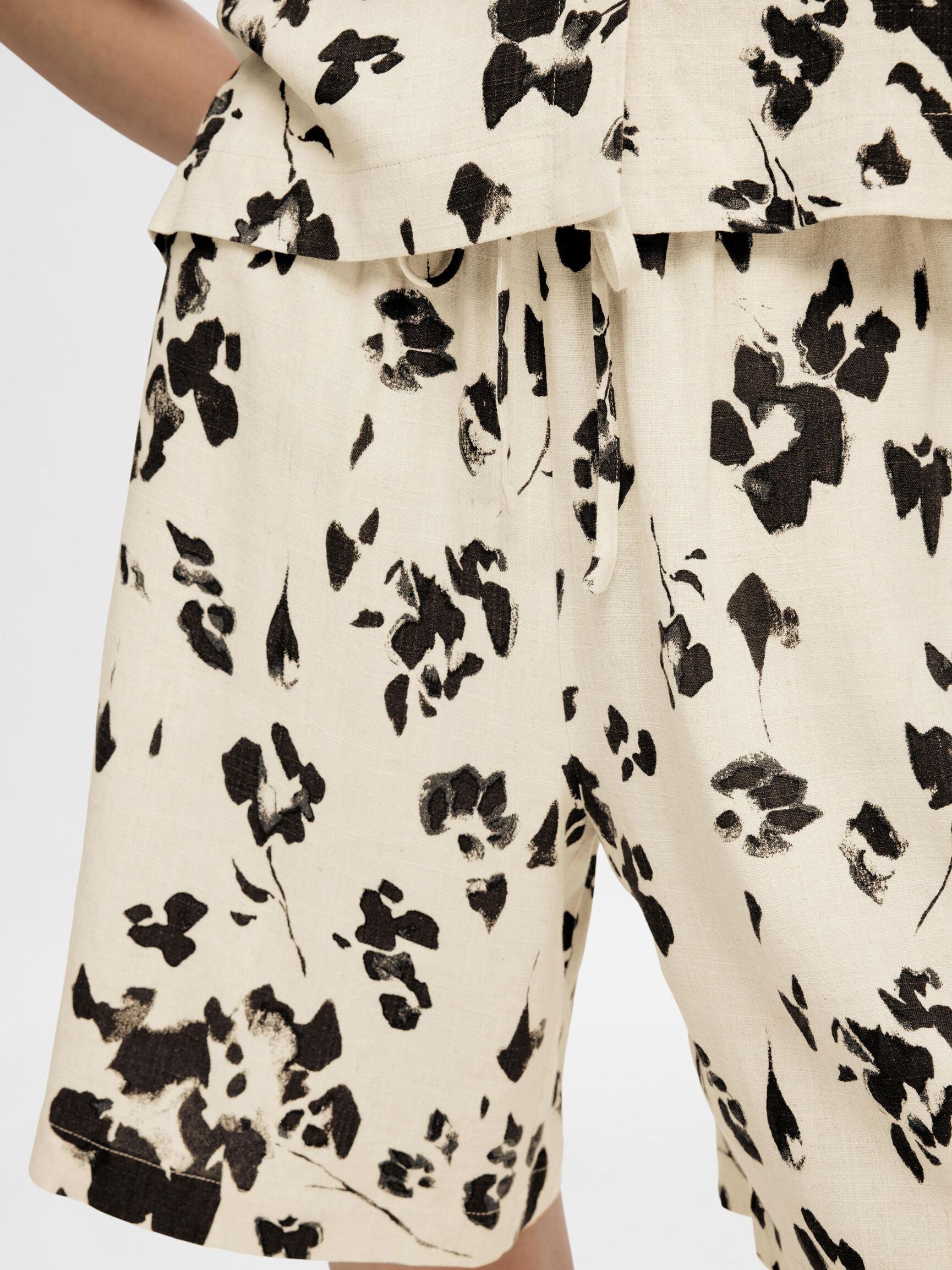 LOOSE FIT PRINT SHORTS, Black, highres