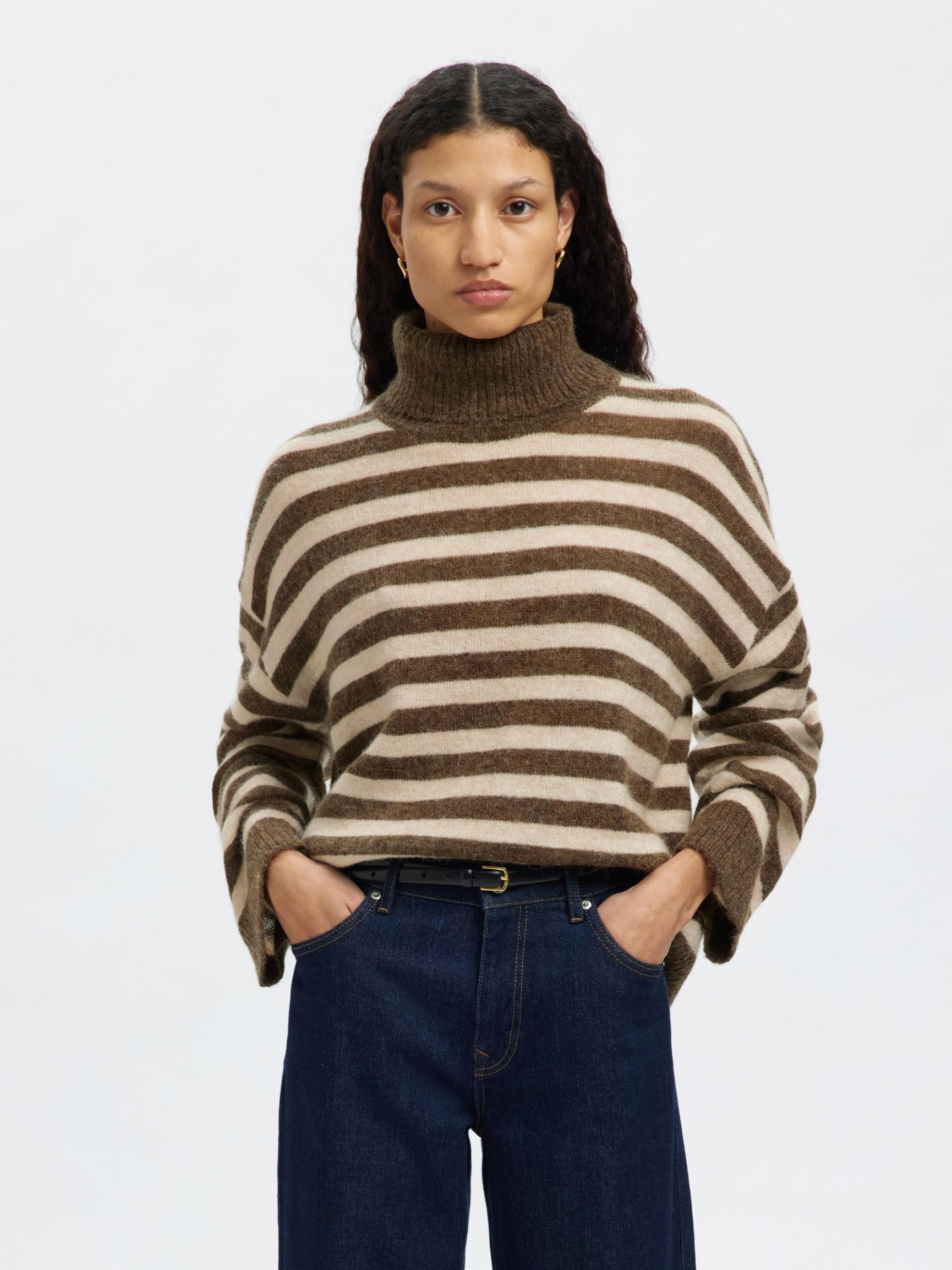 WOOL BLEND TURTLENECK, Dachshund, highres
