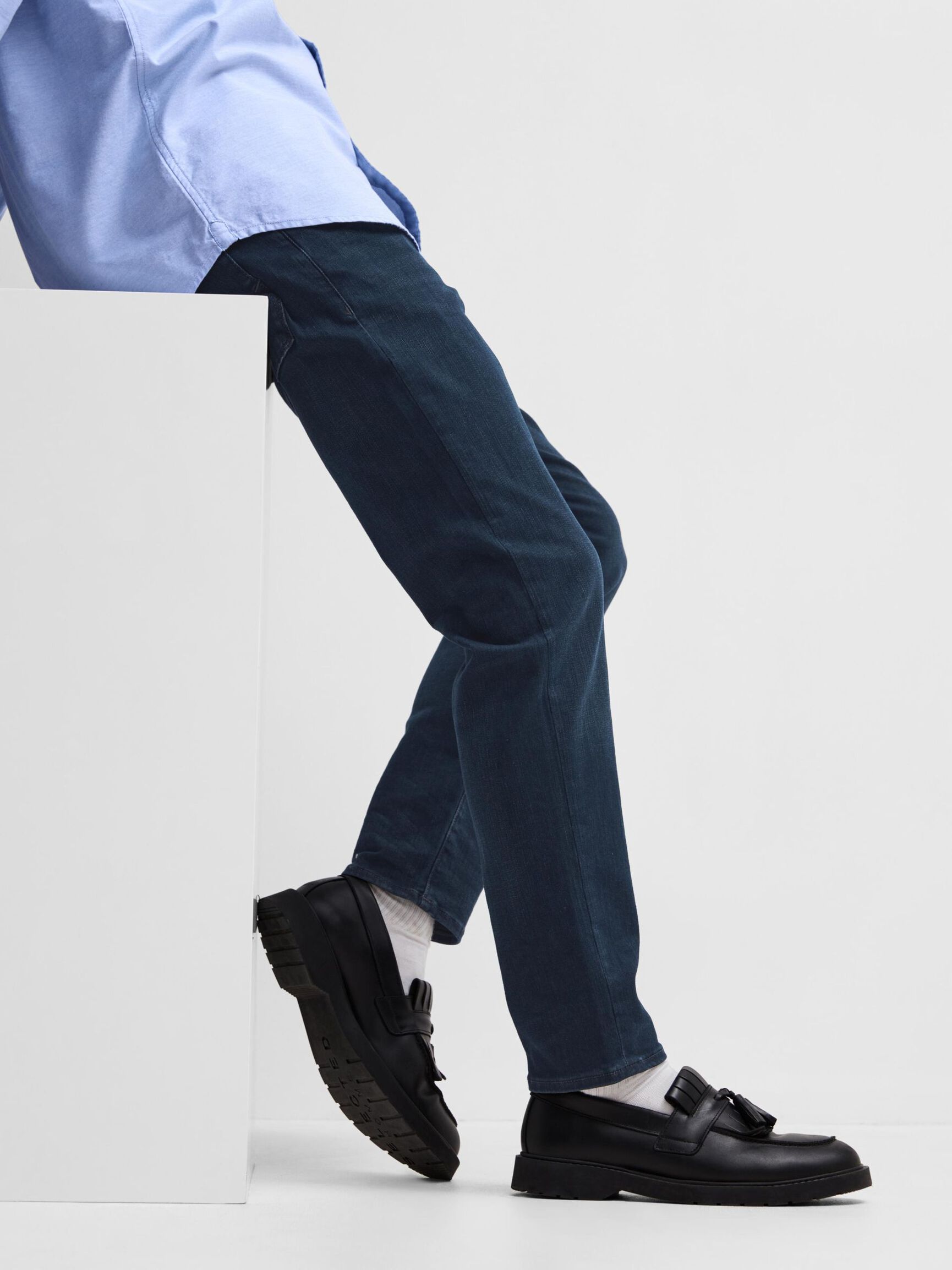 DARK WASH STRAIGHT FIT JEANS, Blue Black Denim, highres