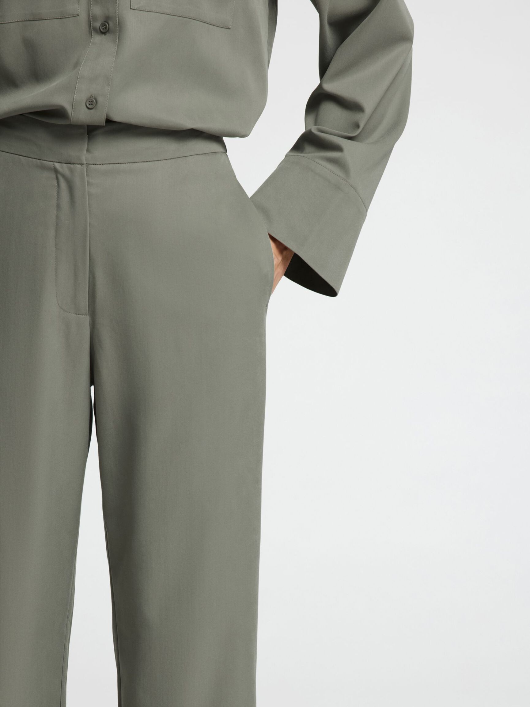 TAILORED JOGGERS, Vetiver, highres