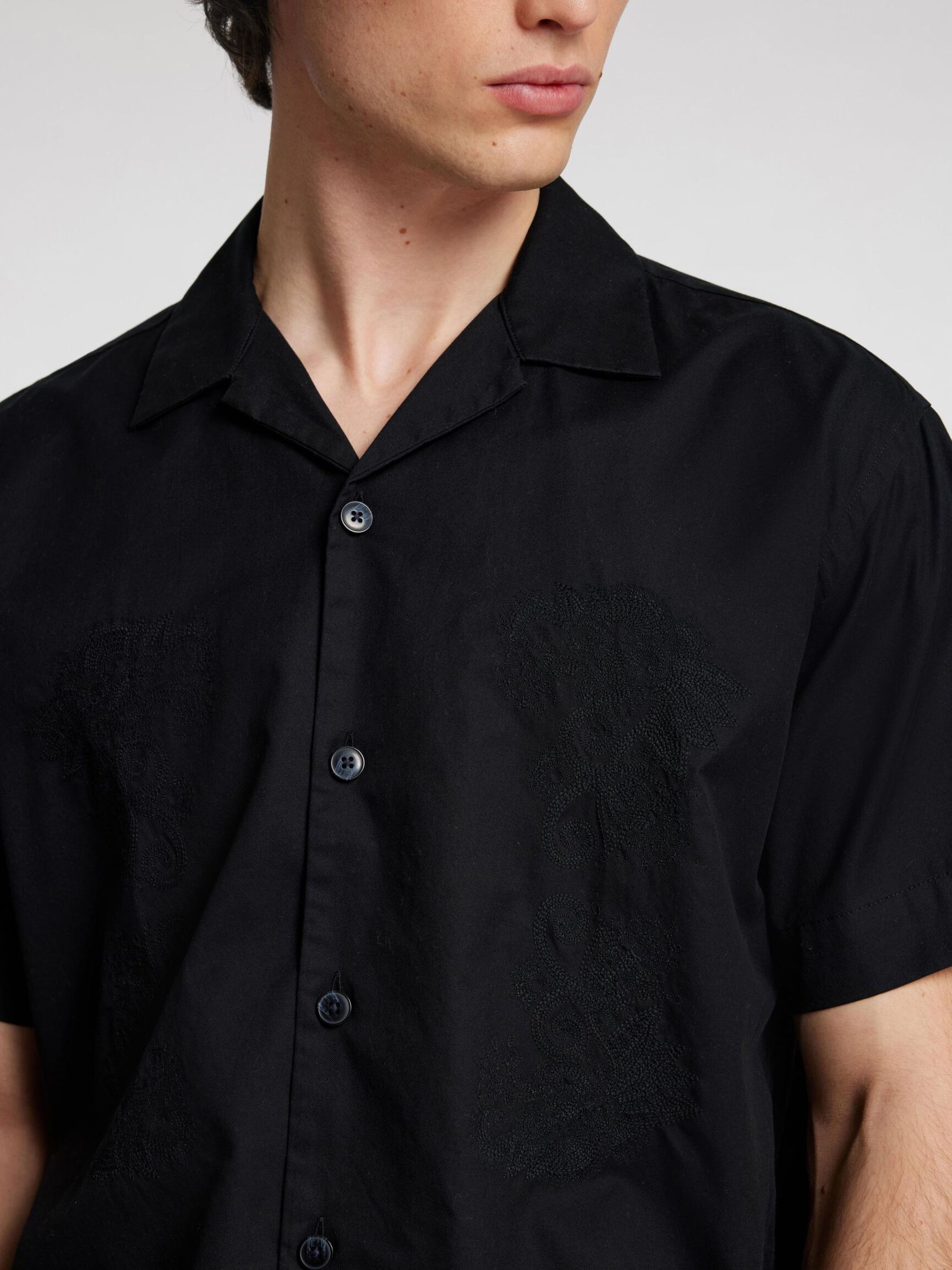 BRODERT KORTERMET SKJORTE, Black, highres