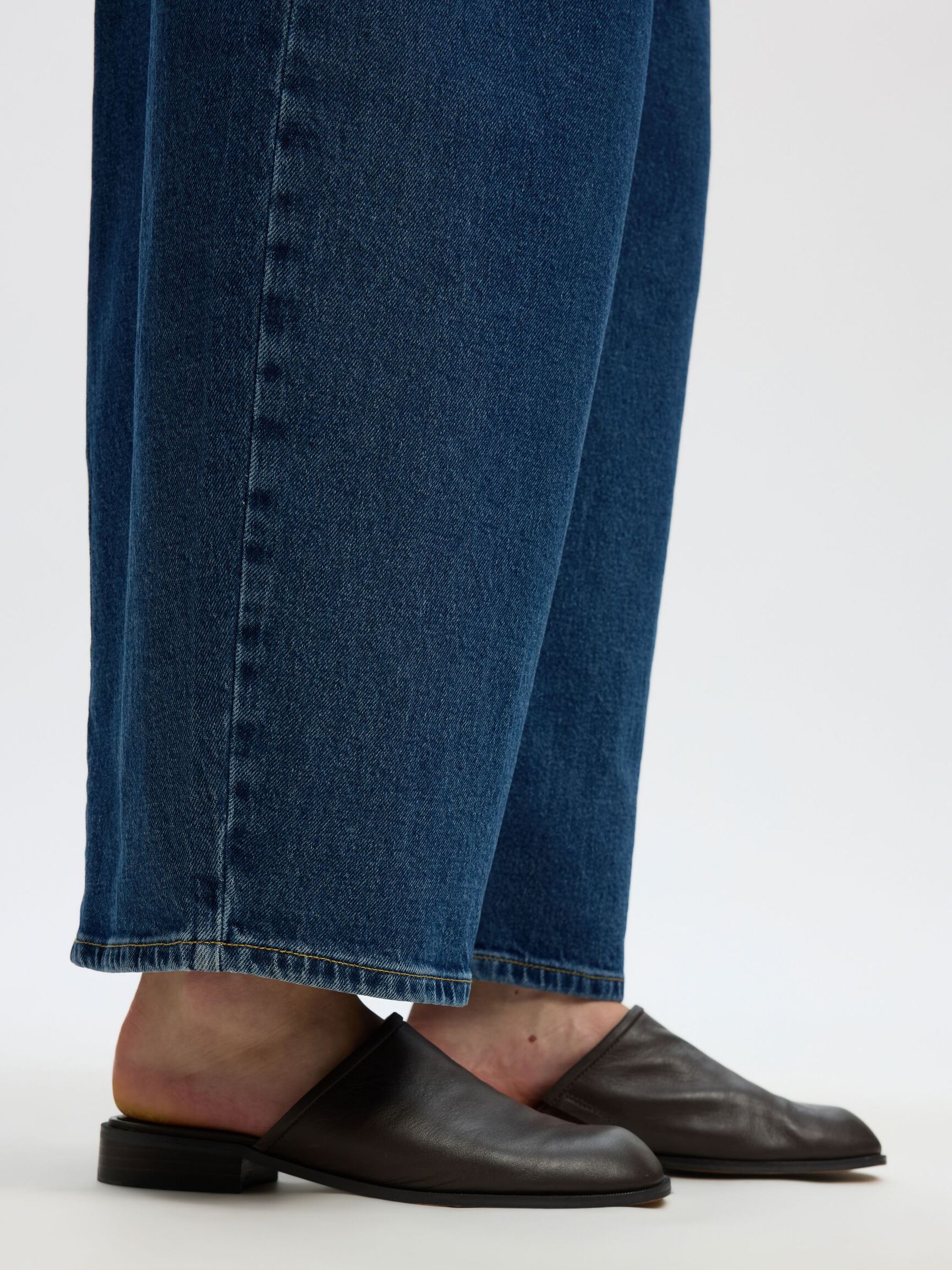 HIGH WAIST BARREL FIT JEANS, Medium Blue Denim, highres