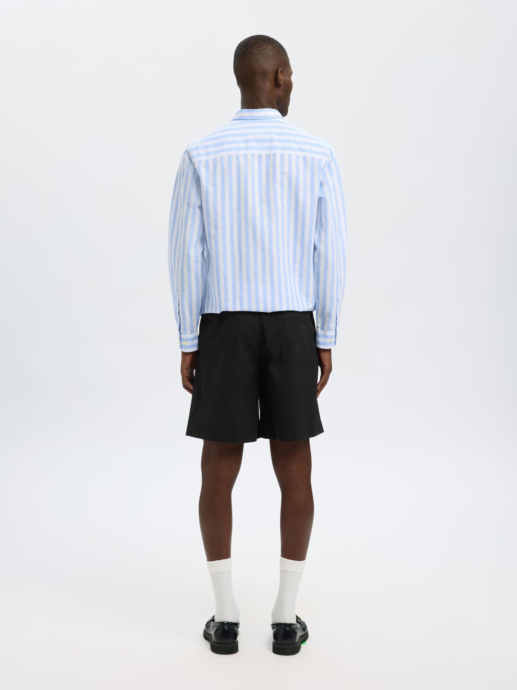CORTE HOLGADO SHORTS, Black, highres
