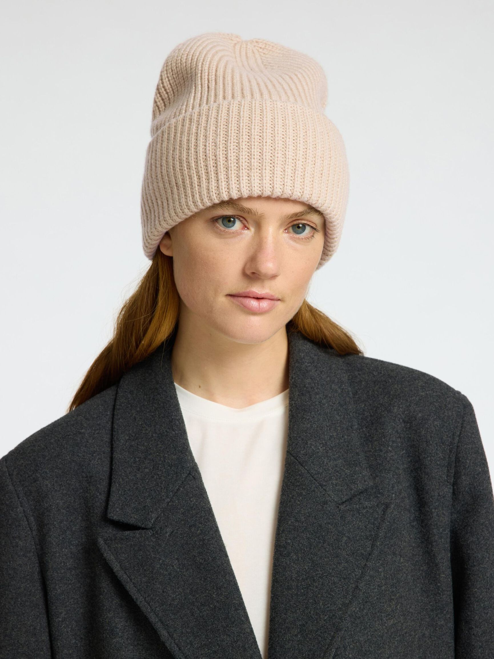KNITTED BEANIE, Sandshell, highres