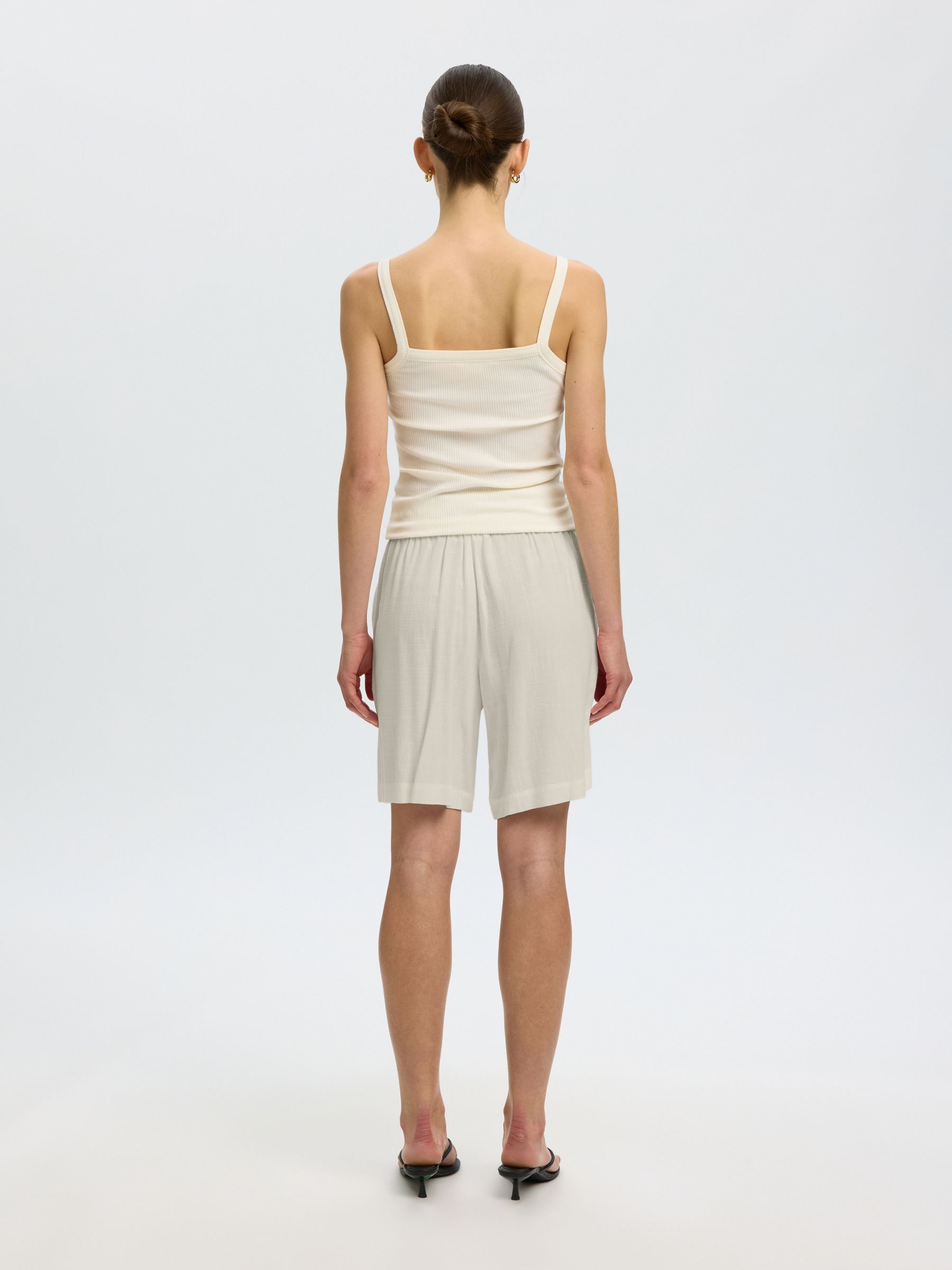 VISCOSE BLEND SHORTS, Sandshell, highres