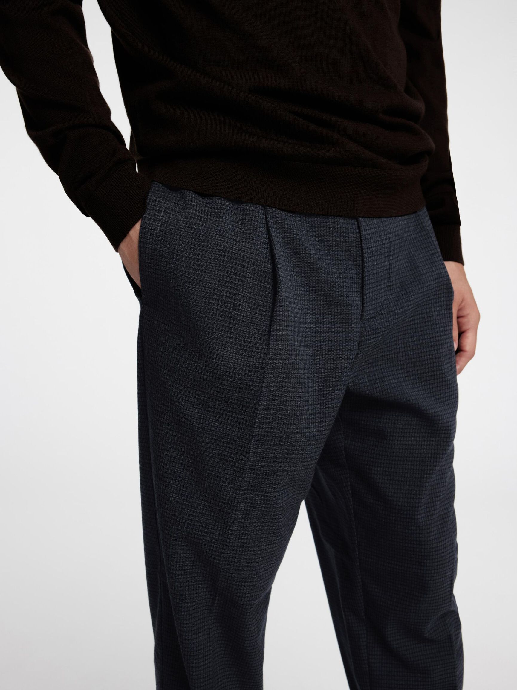 VISCOSE BLEND PLEATED TROUSERS, Dark Navy, highres
