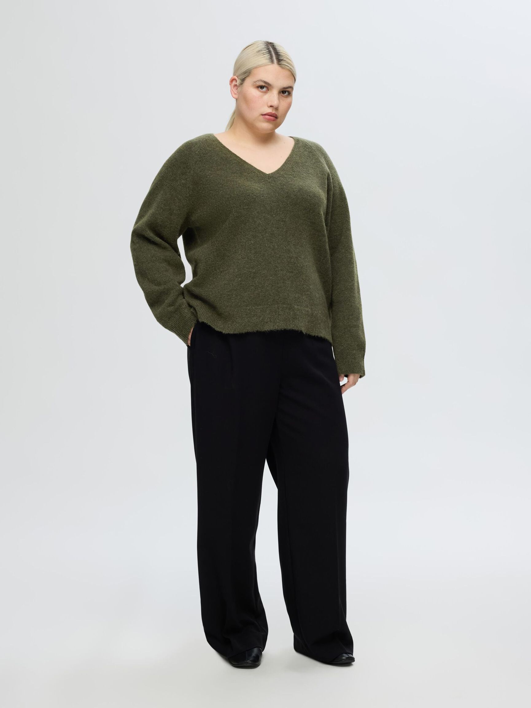 WOLLGEMISCH V-AUSSCHNITT PULLOVER, Kalamata, highres