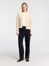 STRUCTURED FIT STRICKJACKE, Birch, highres
