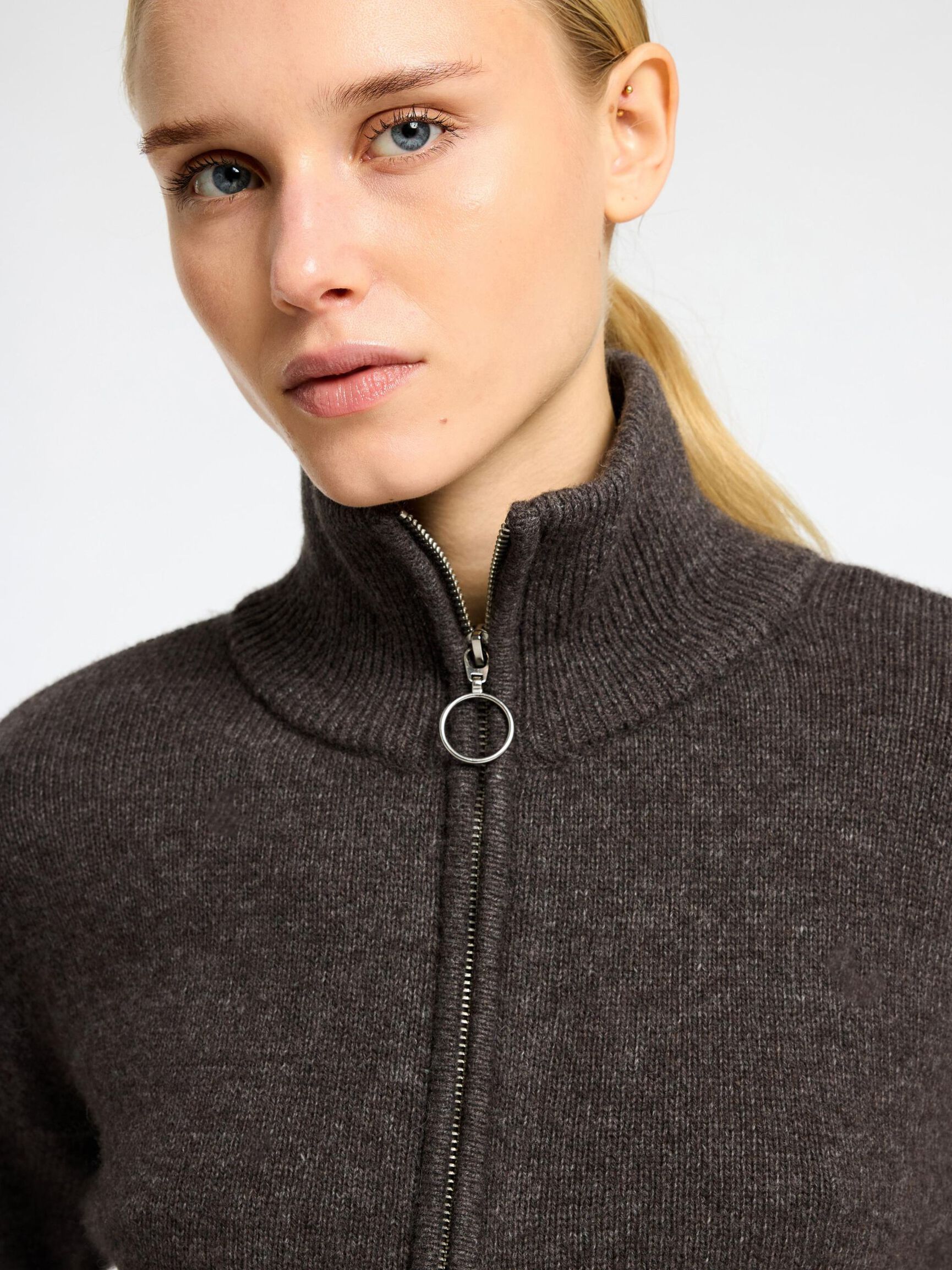 SWETER Z KRÓTKIM ZAMKIEM, After Dark, highres