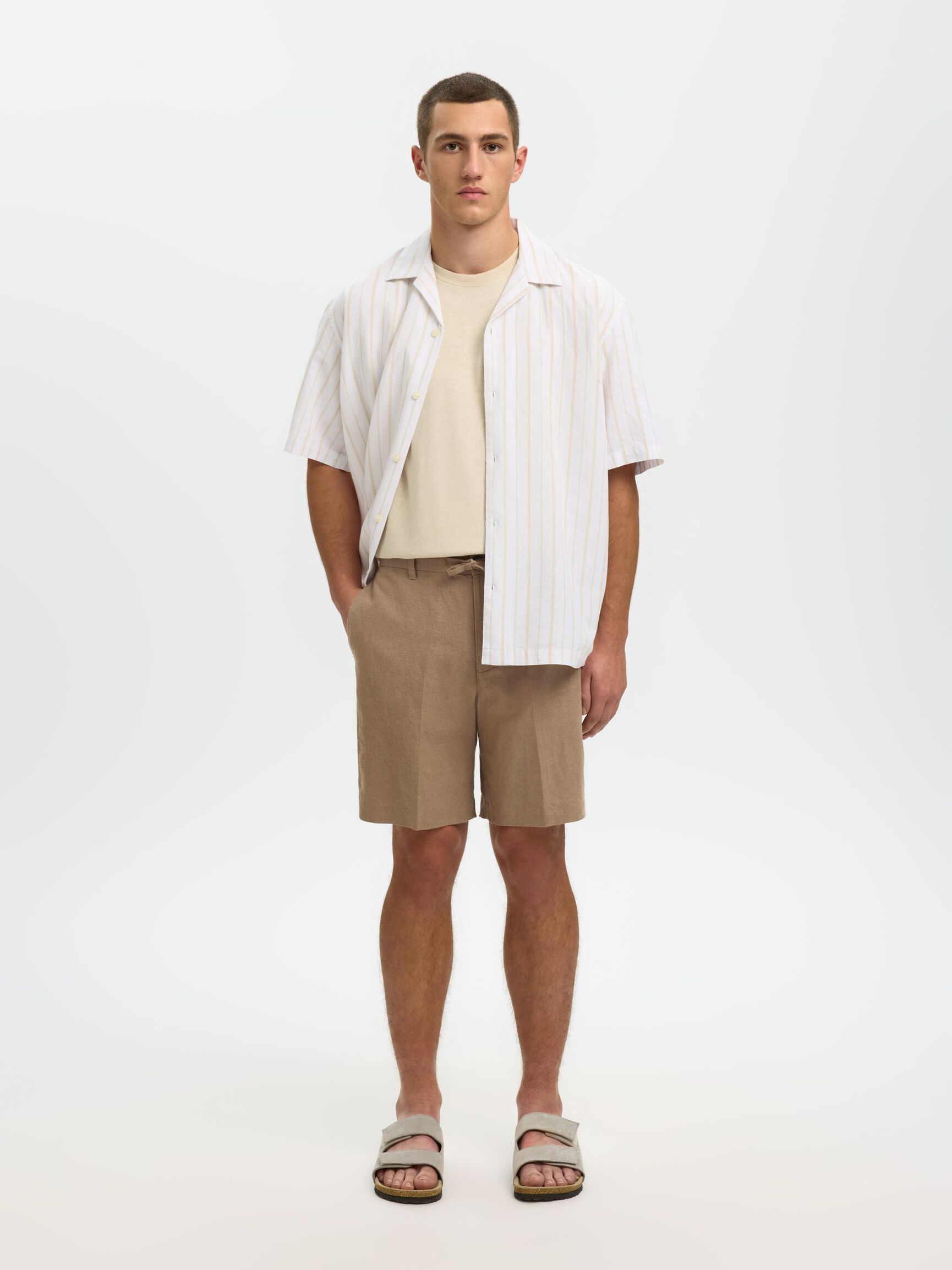 REGULAR FIT LINEN-BLEND SHORTS, Caribou, highres