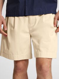 PLEATED CHINO SHORTS, Fog, highres