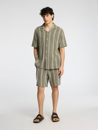 TEJIDO DE ALGODÓN CAMISA DE MANGA CORTA, Vetiver, highres