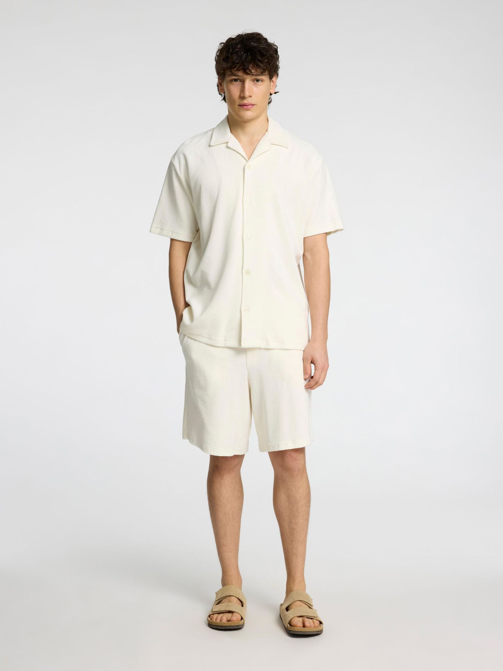 TERRYCLOTH SHORTS, Egret, highres