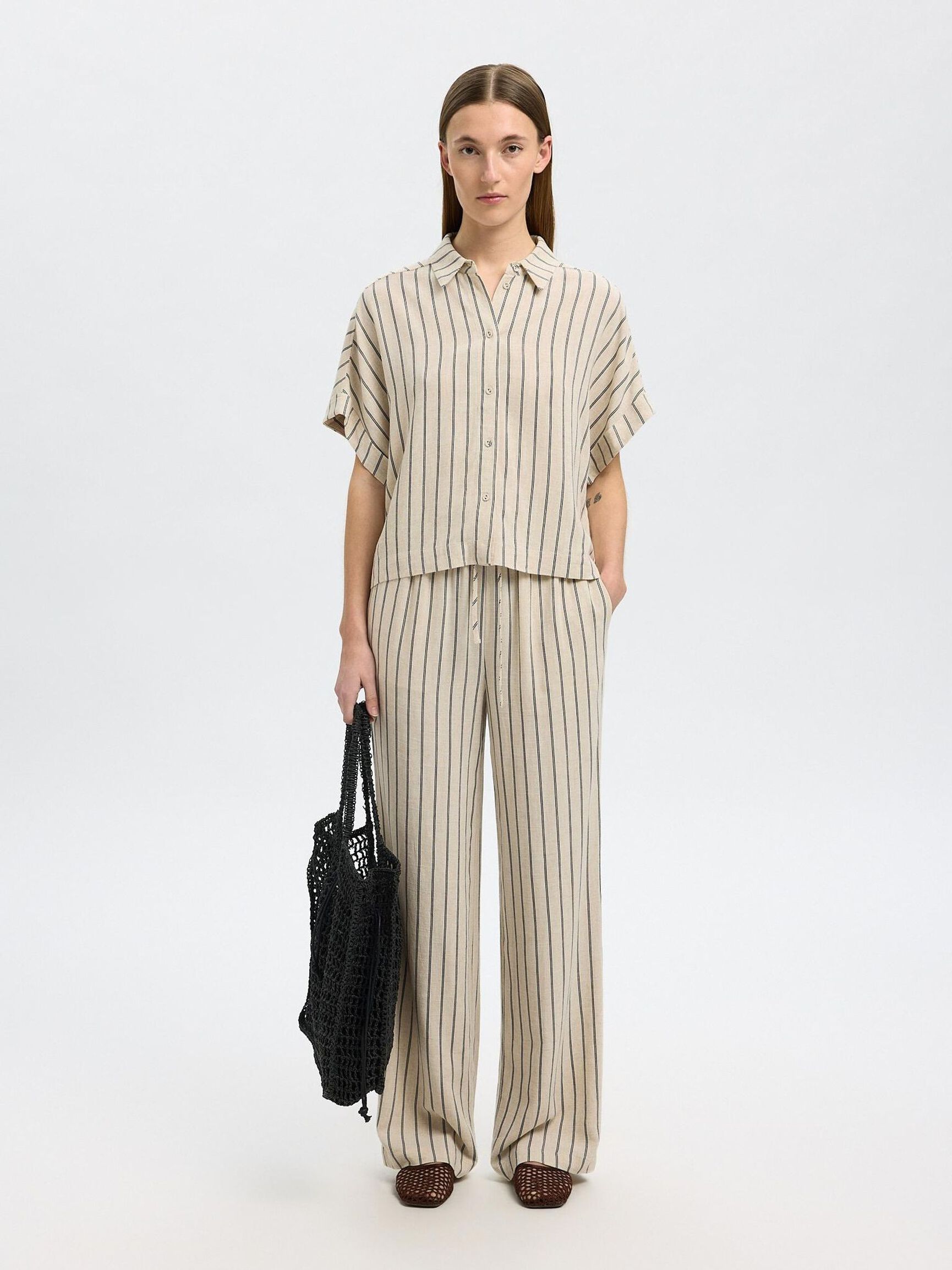 A RAYAS CAMISA DE CORTE CROPPED, Sandshell, highres