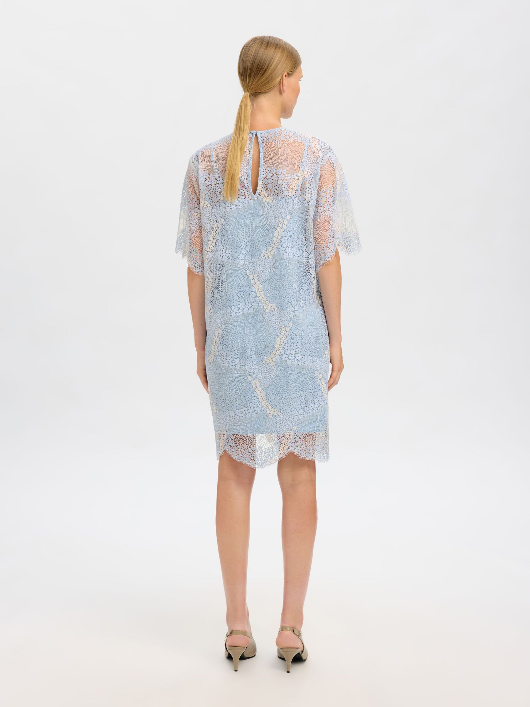 SPITZEN MIDIKLEID, Cashmere Blue, highres