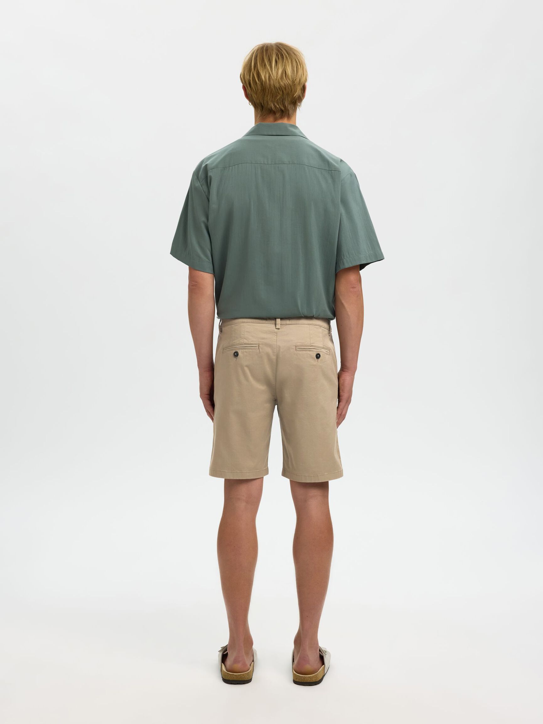 SLIM-FIT CHINOSHORTS, Greige, highres