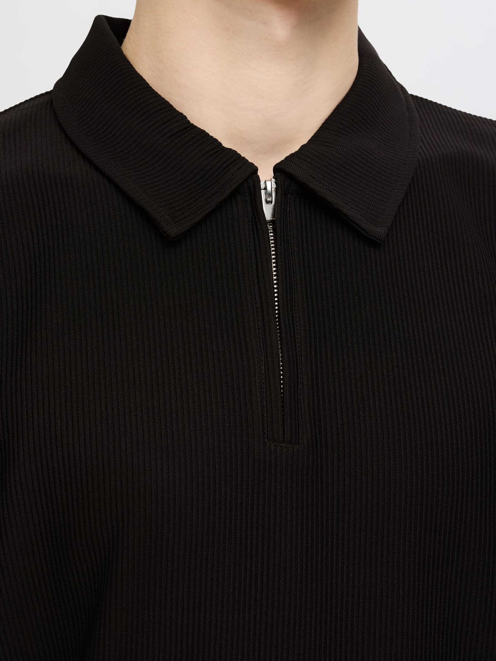 HALV LYNLÅS PLISSÉ POLO, Black, highres