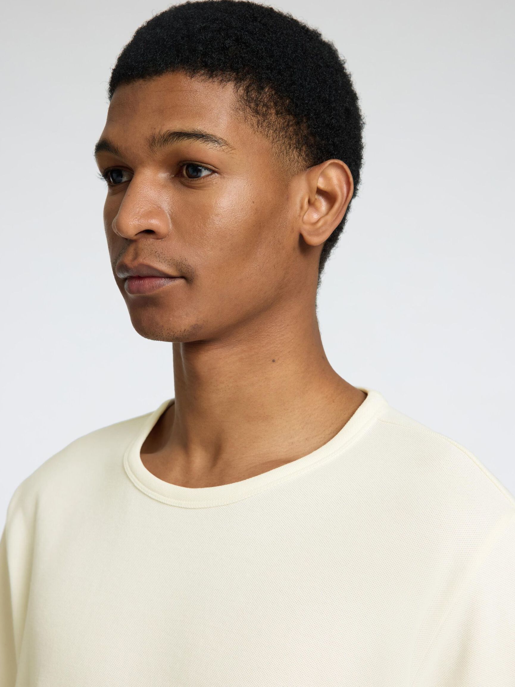 CLASSIC T-SHIRT, Egret, highres