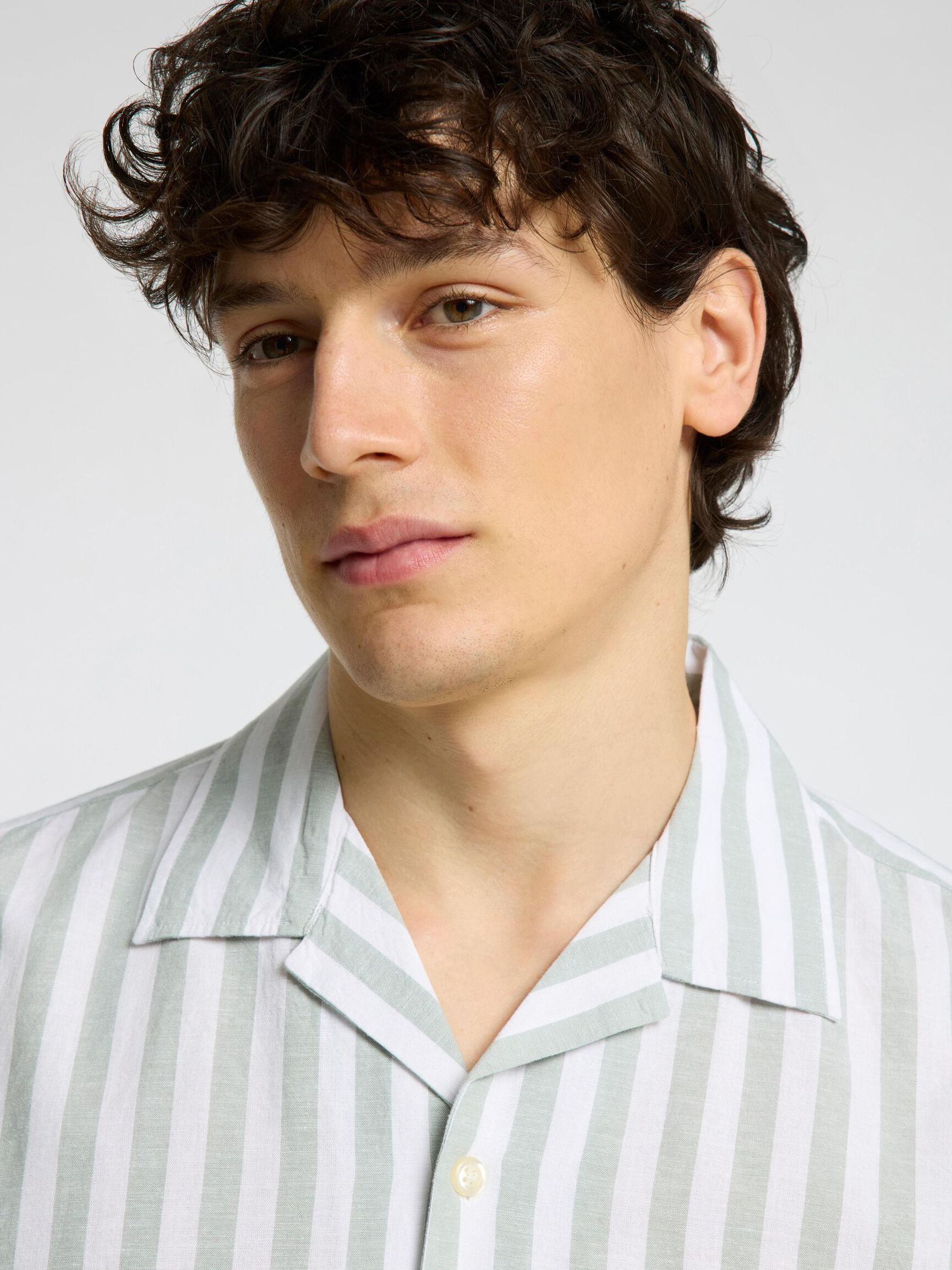 LINEN BLEND SHORT SLEEVED SHIRT, Iceberg Green, highres