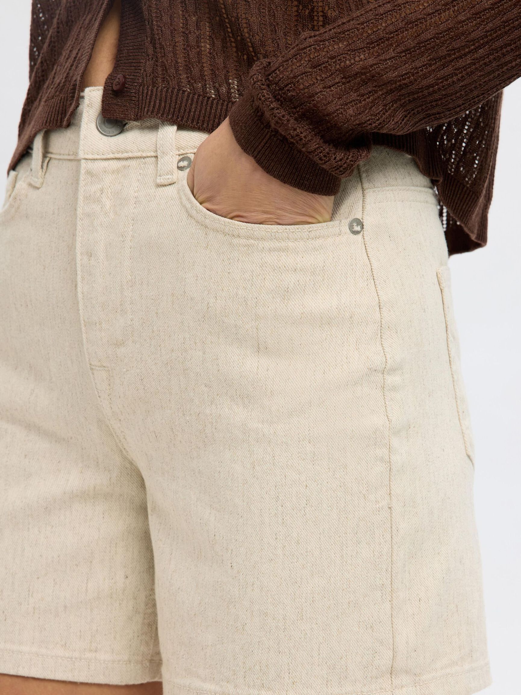 HOOG GETAILLEERD DENIM SHORT, Egret, highres